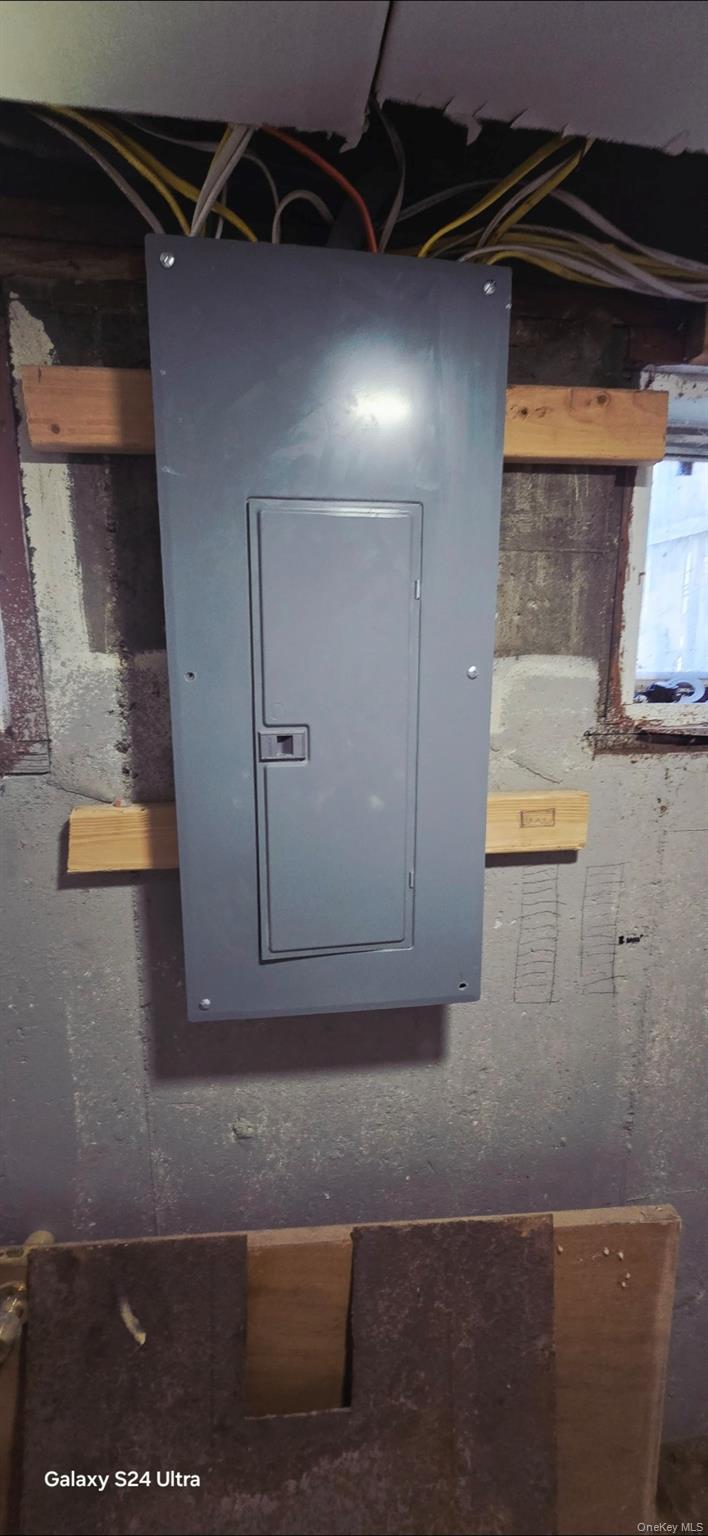 125 Burlington Avenue Deer Park Deer Park, NY 11729