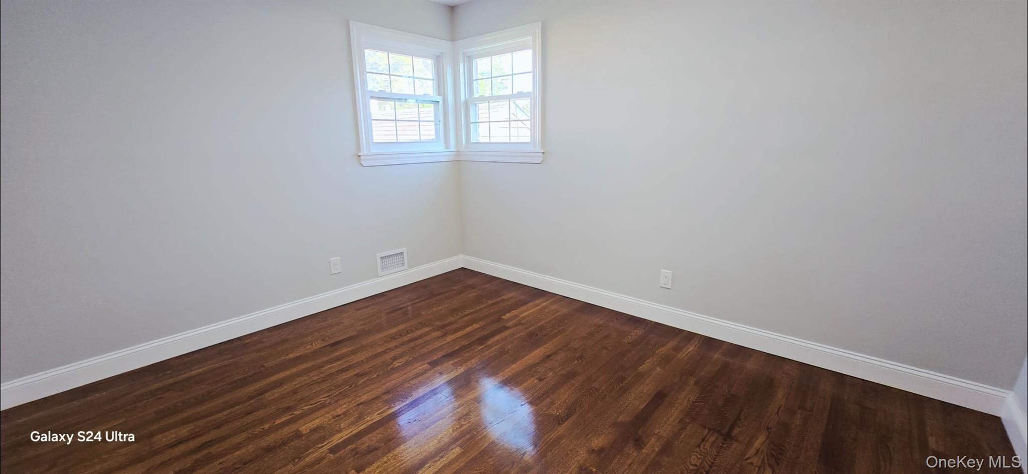 125 Burlington Avenue Deer Park Deer Park, NY 11729