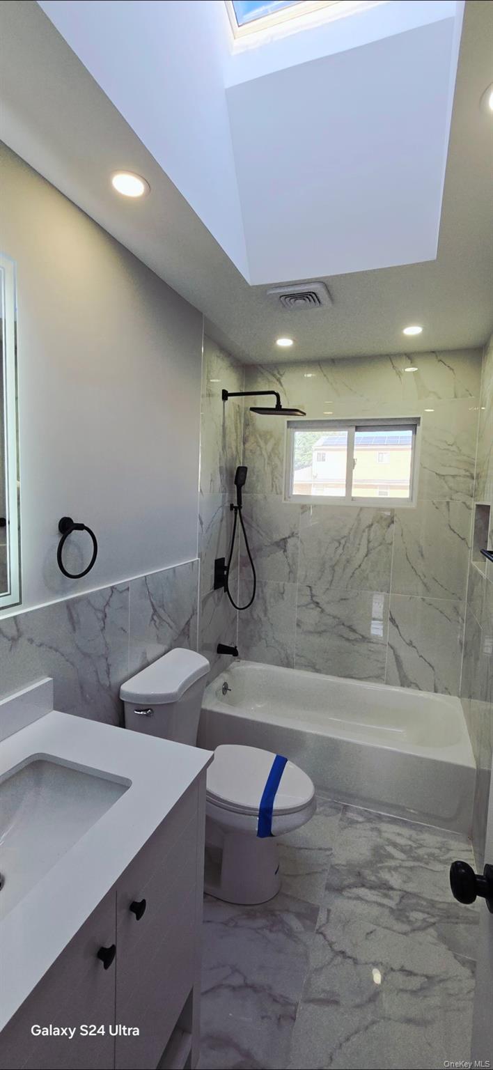 125 Burlington Avenue Deer Park Deer Park, NY 11729