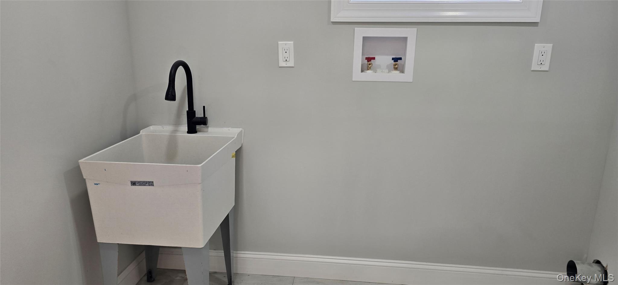 125 Burlington Avenue Deer Park Deer Park, NY 11729