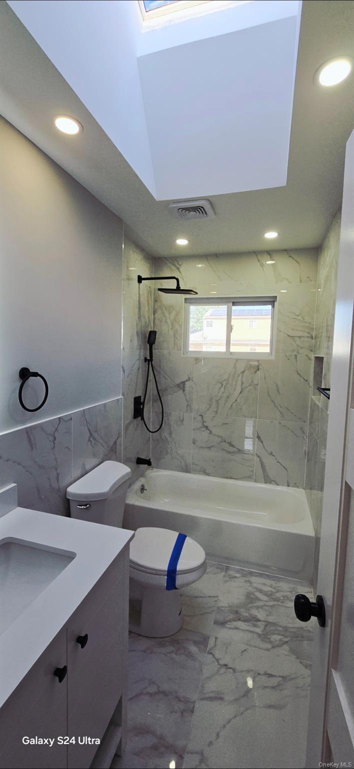 125 Burlington Avenue Deer Park Deer Park, NY 11729