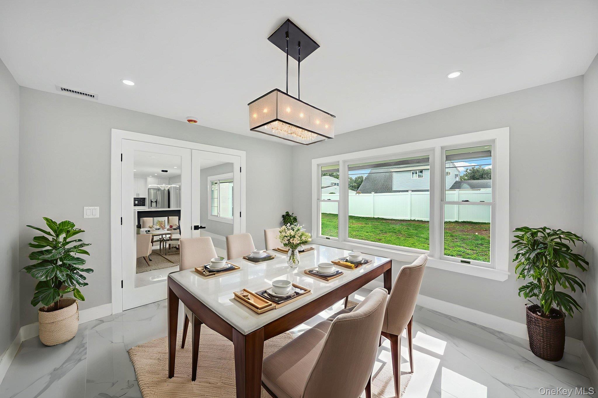 18 Mist Lane Westbury Westbury, NY 11590