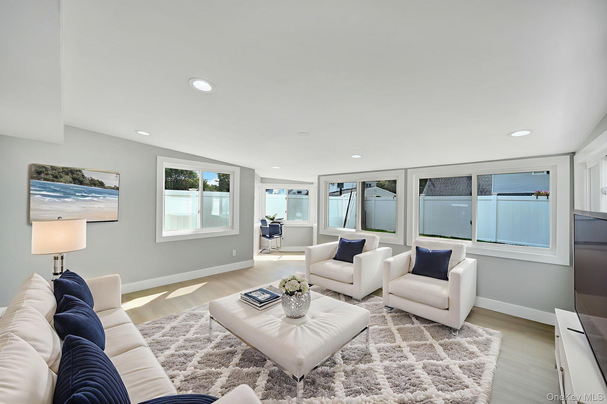 18 Mist Lane Westbury Westbury, NY 11590