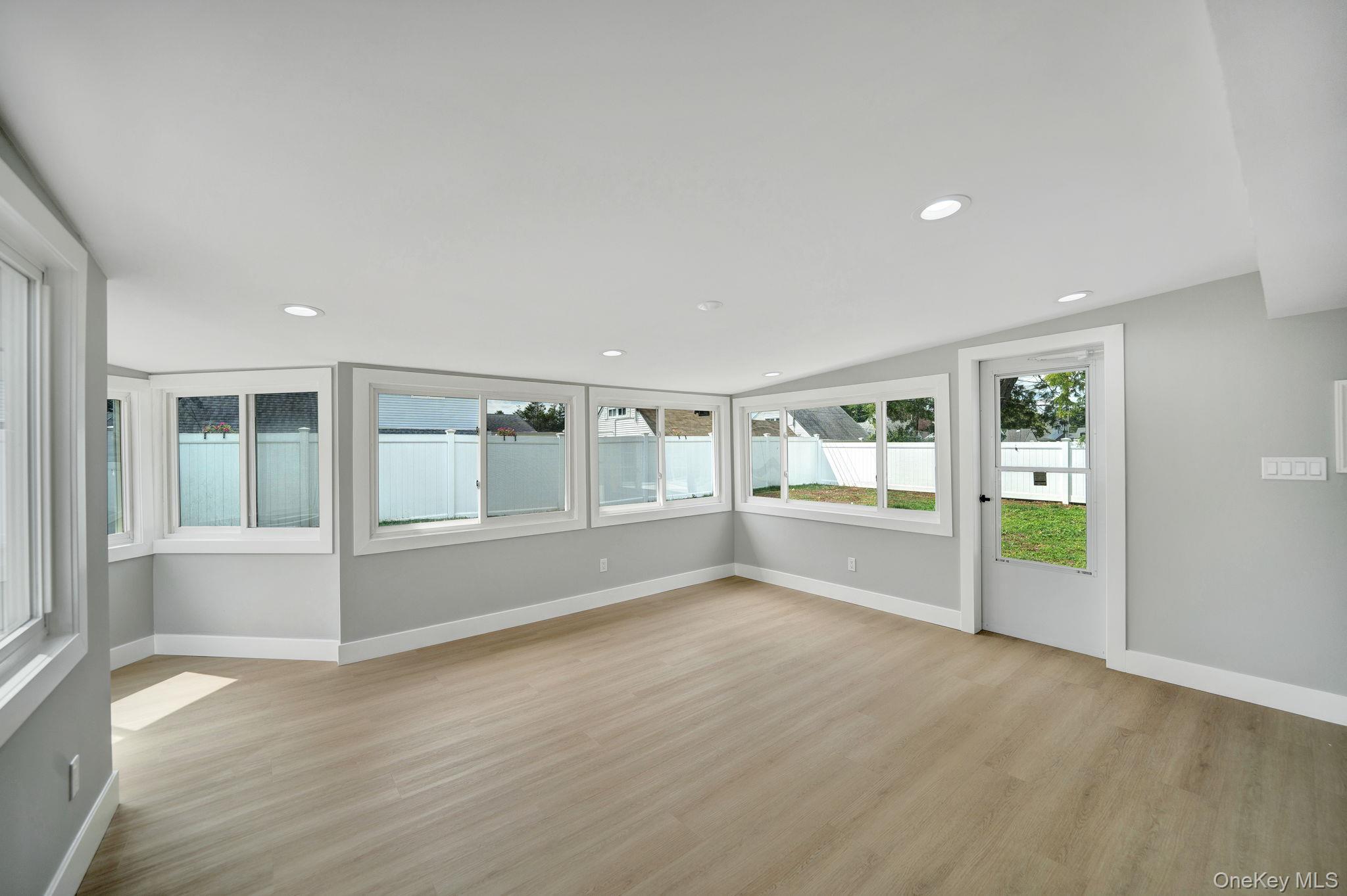 18 Mist Lane Westbury Westbury, NY 11590