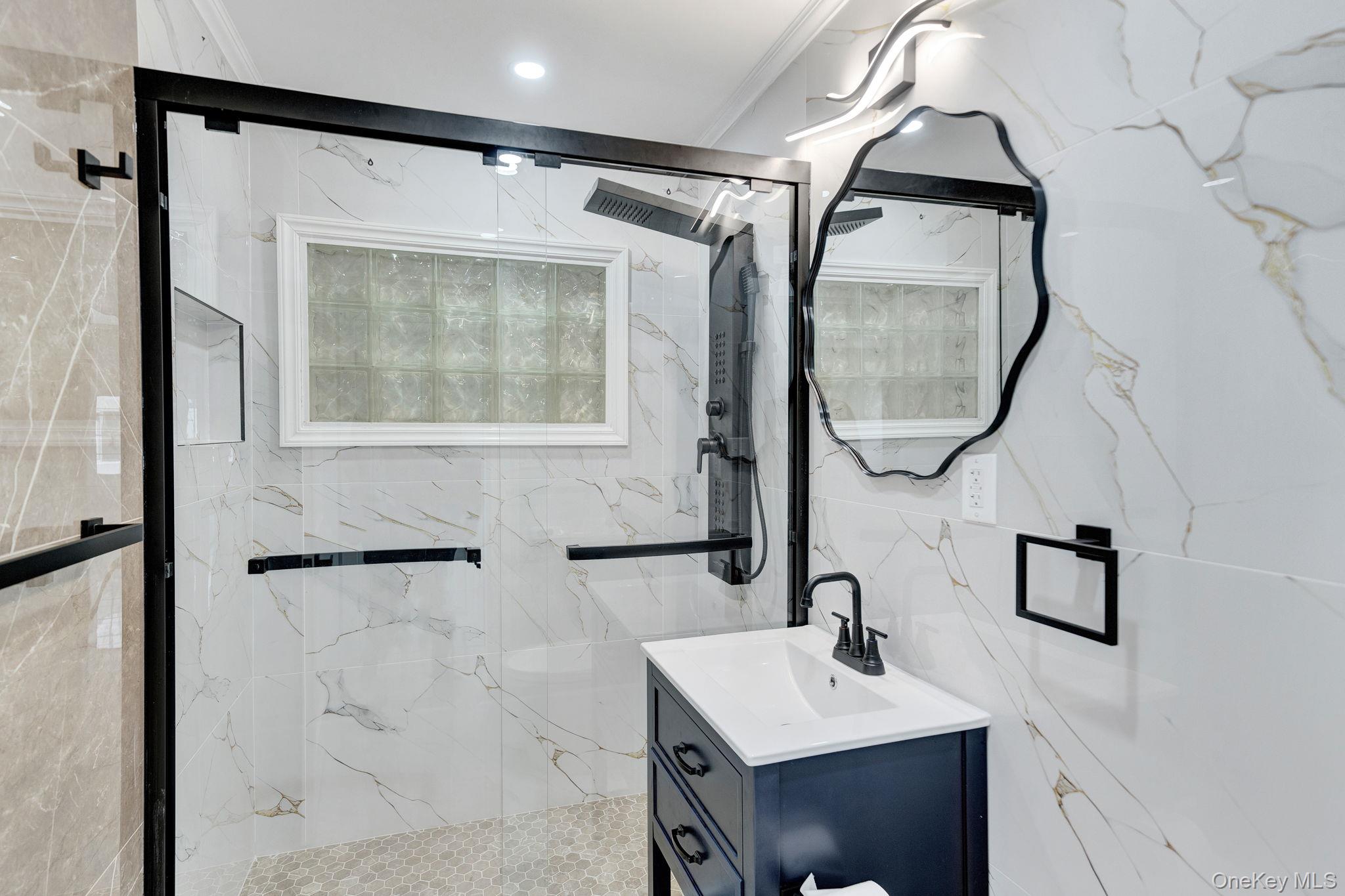 18 Mist Lane Westbury Westbury, NY 11590