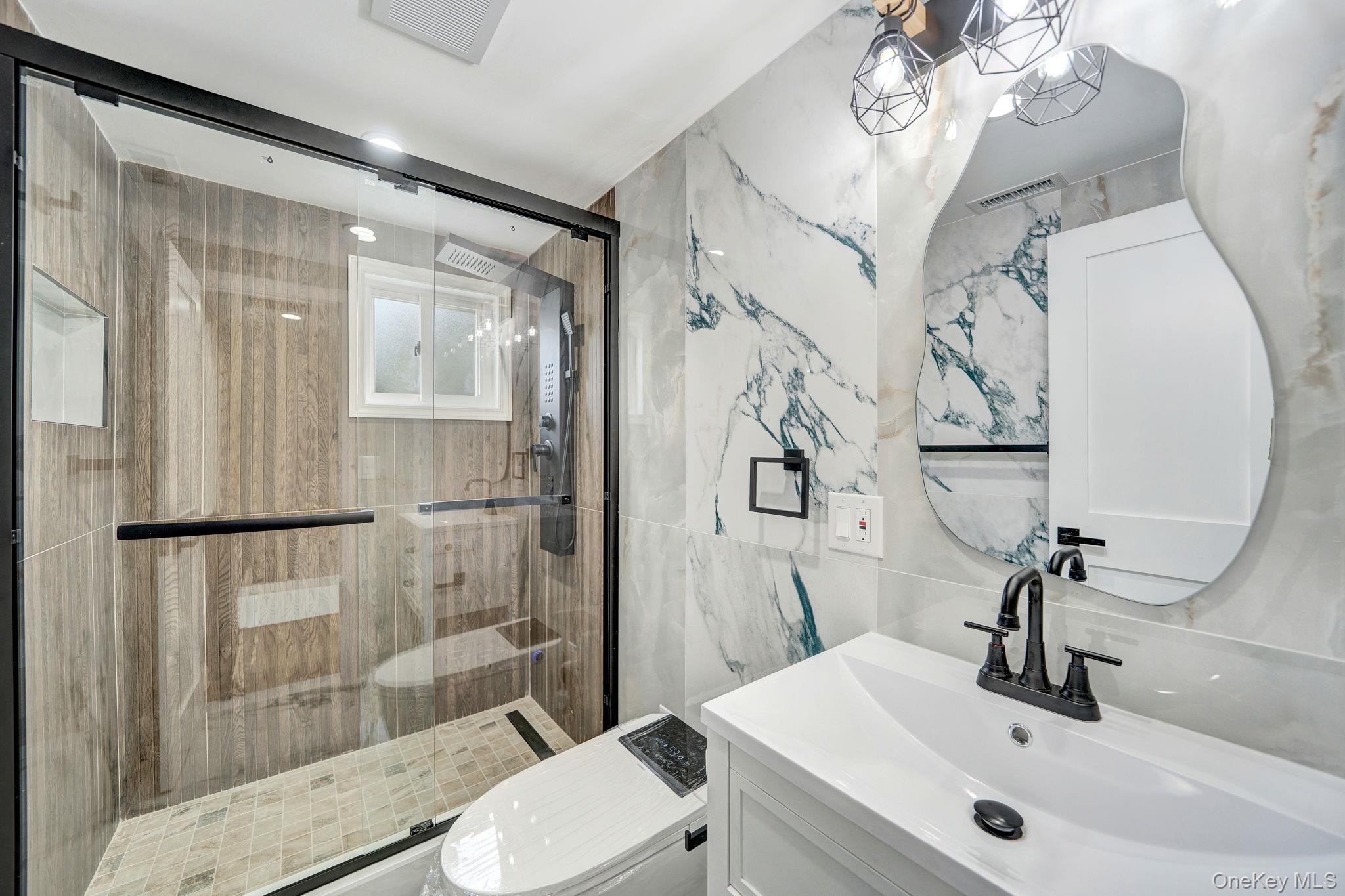 18 Mist Lane Westbury Westbury, NY 11590