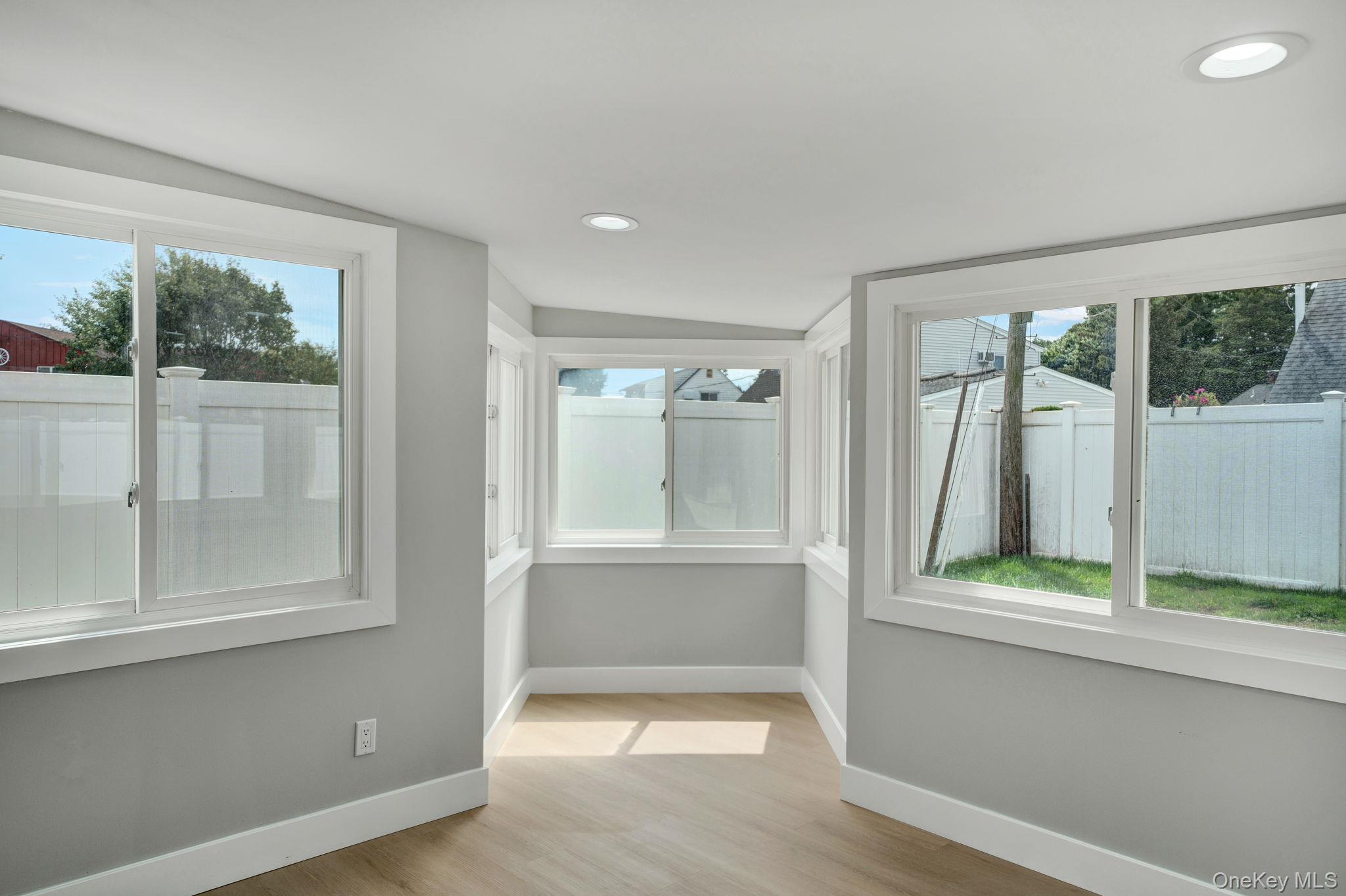 18 Mist Lane Westbury Westbury, NY 11590