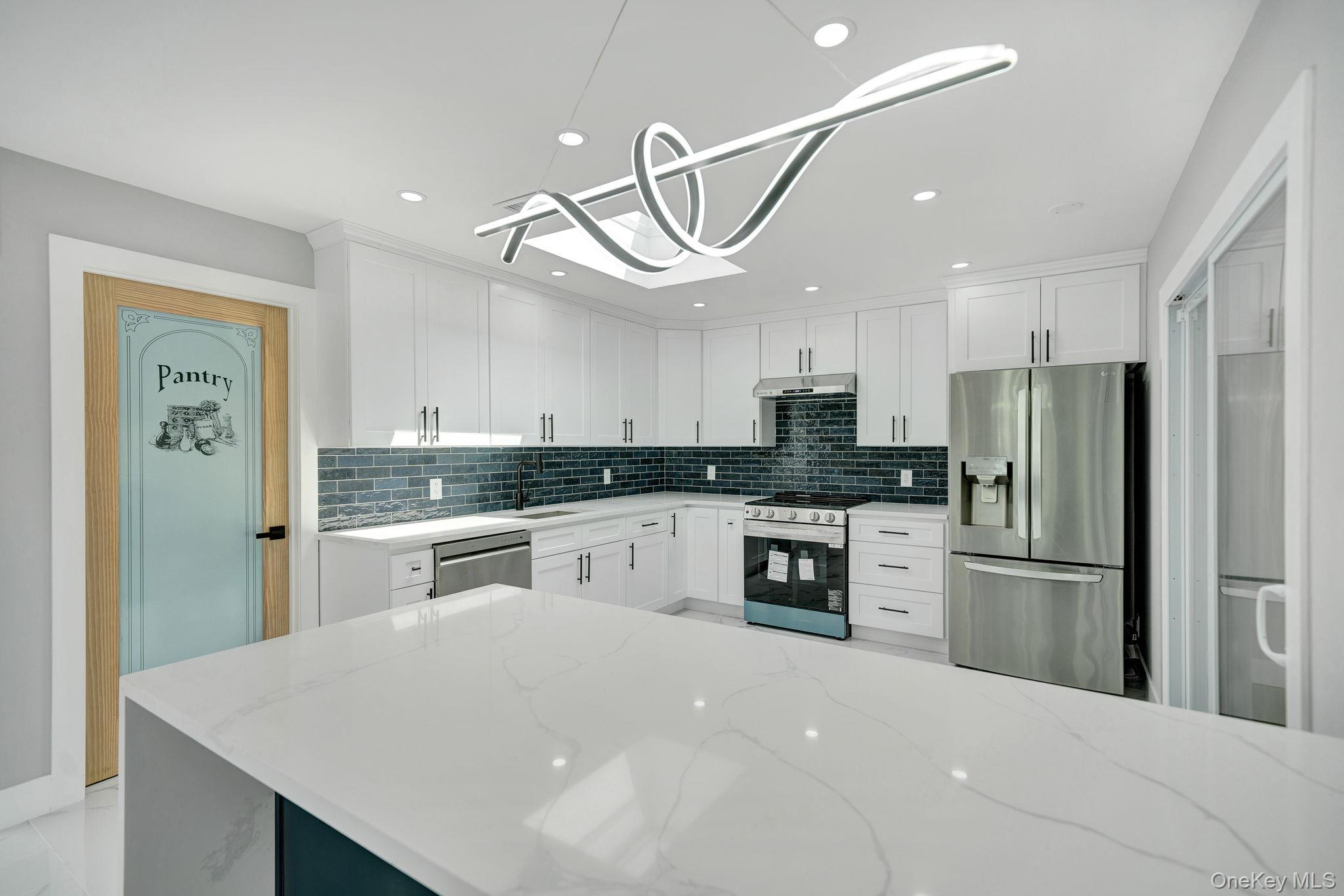 18 Mist Lane Westbury Westbury, NY 11590