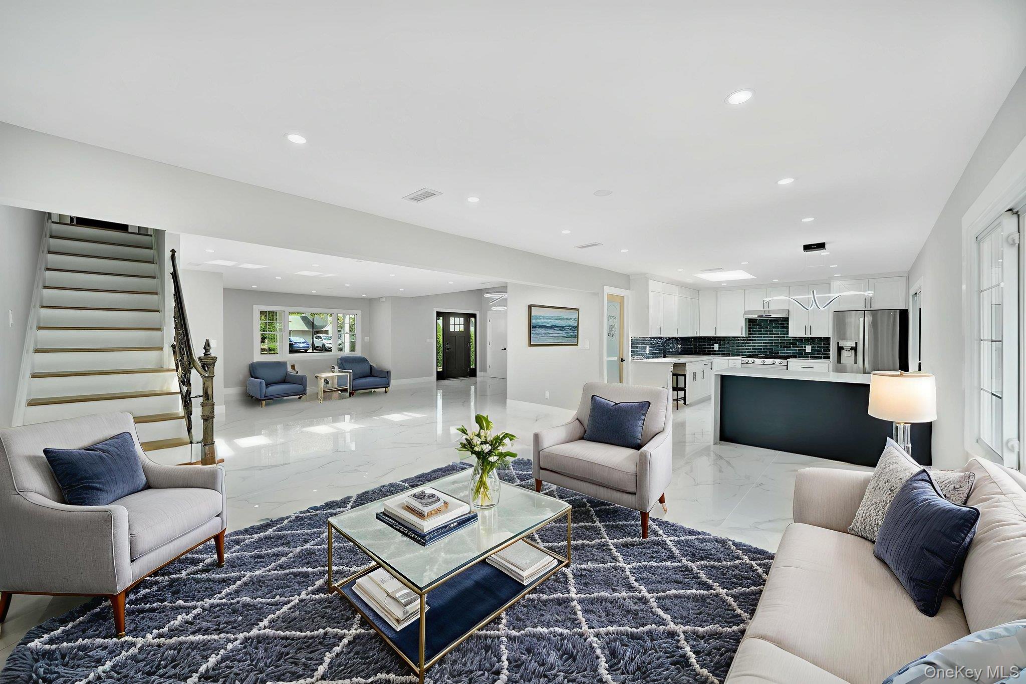 18 Mist Lane Westbury Westbury, NY 11590