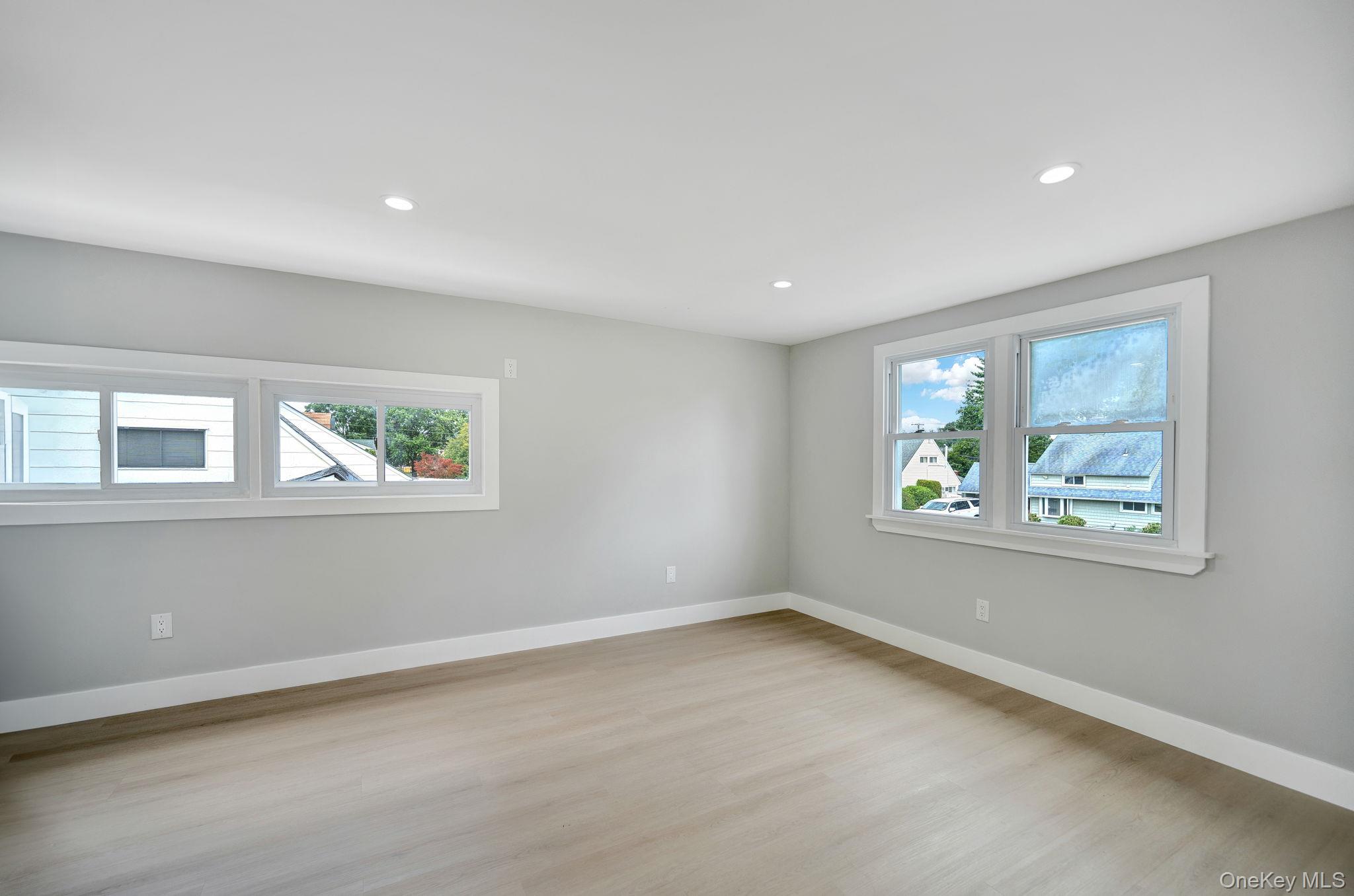 18 Mist Lane Westbury Westbury, NY 11590