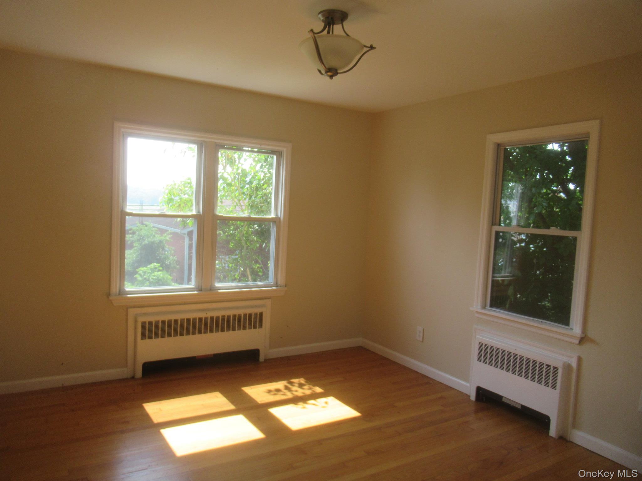 33 Meadow Avenue Out of NYC Chester, NY 10918