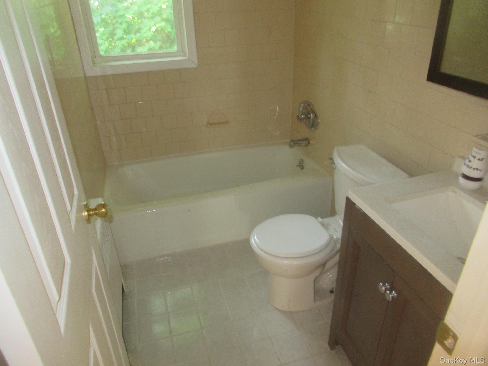 33 Meadow Avenue Out of NYC Chester, NY 10918