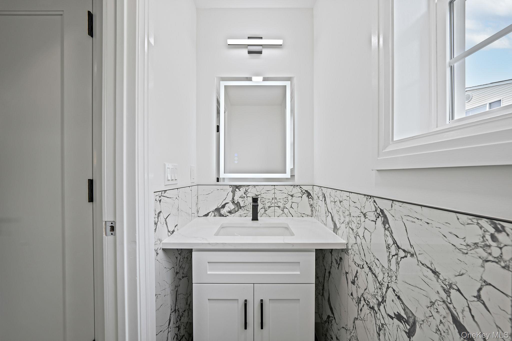 37 Lakeview Drive Middle Island Middle Island, NY 11953