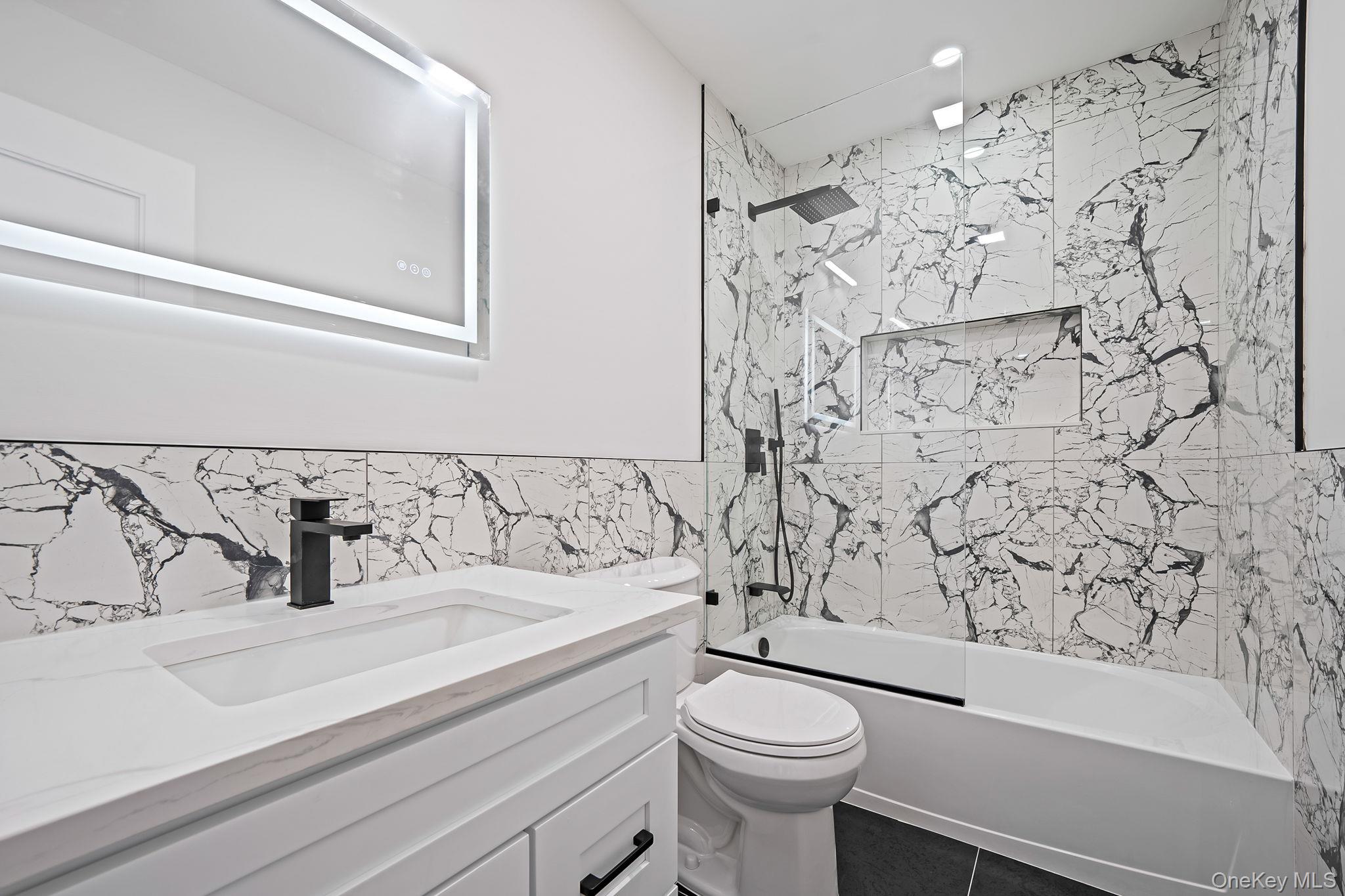 37 Lakeview Drive Middle Island Middle Island, NY 11953