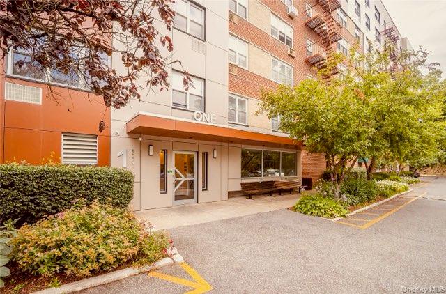 1 Balint Drive, Apt 366, Yonkers, NY 10710
