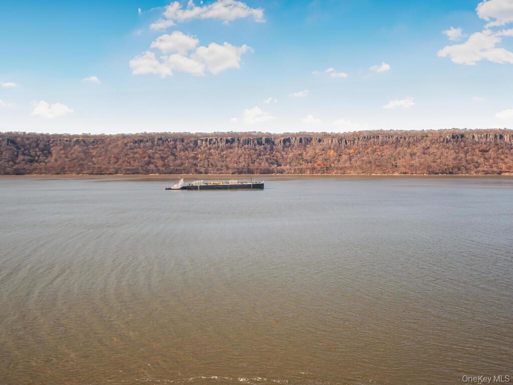 23 Water Grant Street 11-A Yonkers Yonkers, NY 10701