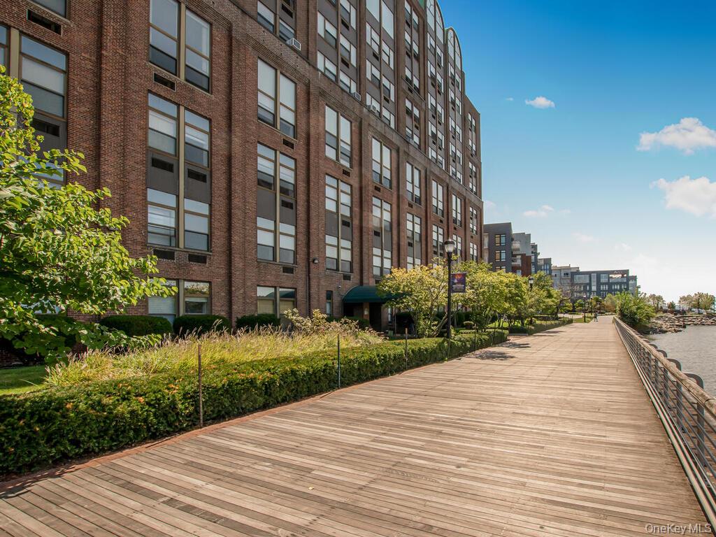 23 Water Grant Street 11-A Yonkers Yonkers, NY 10701