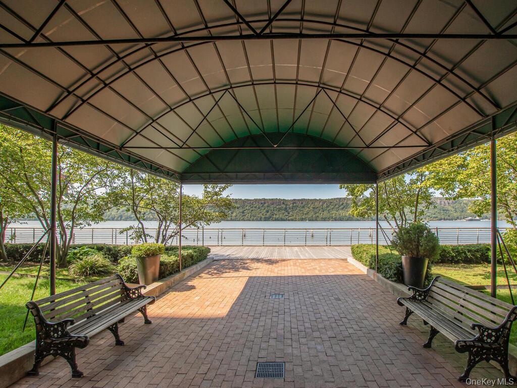 23 Water Grant Street 11-A Yonkers Yonkers, NY 10701