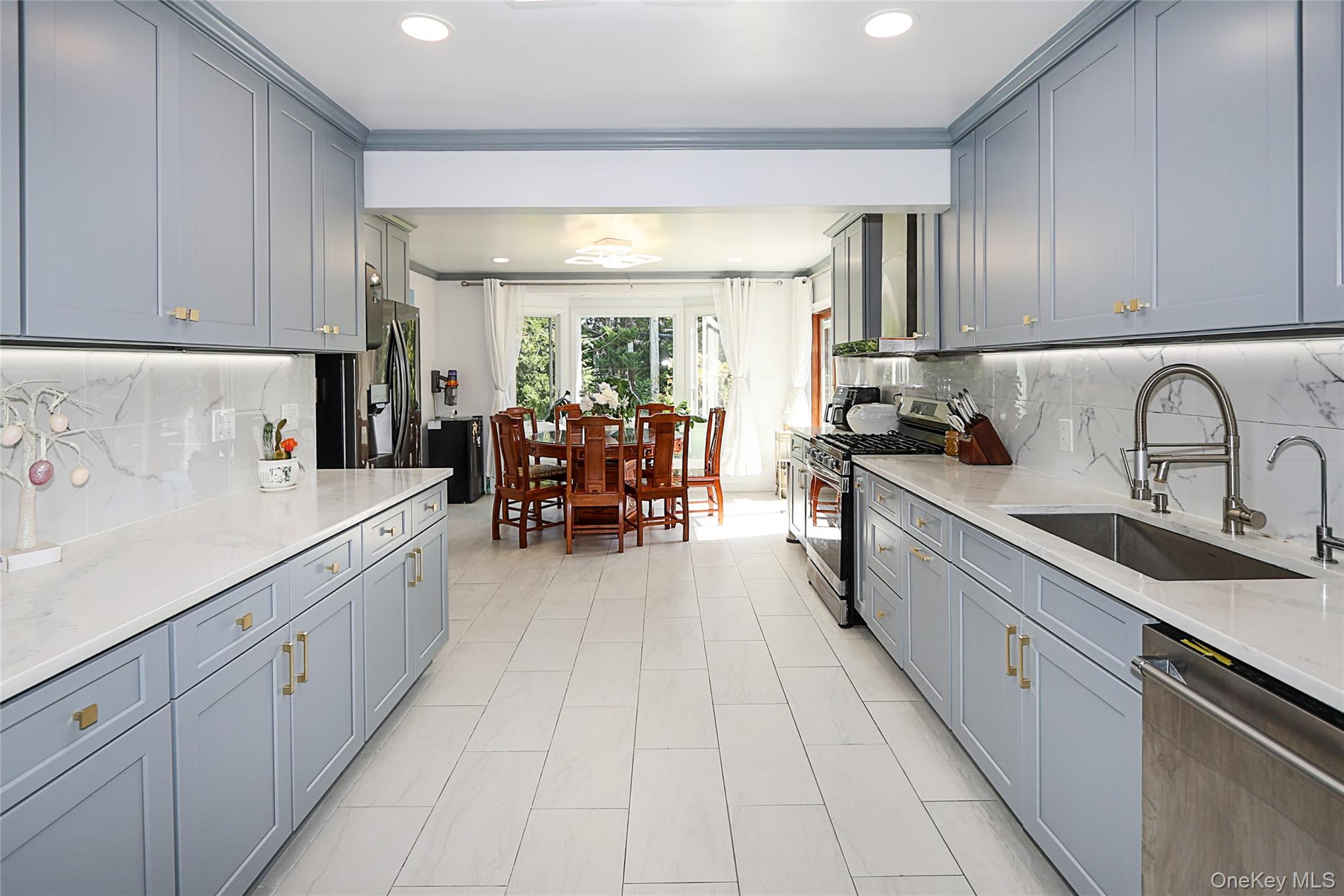 6 Lewis Avenue Jericho Jericho, NY 11753