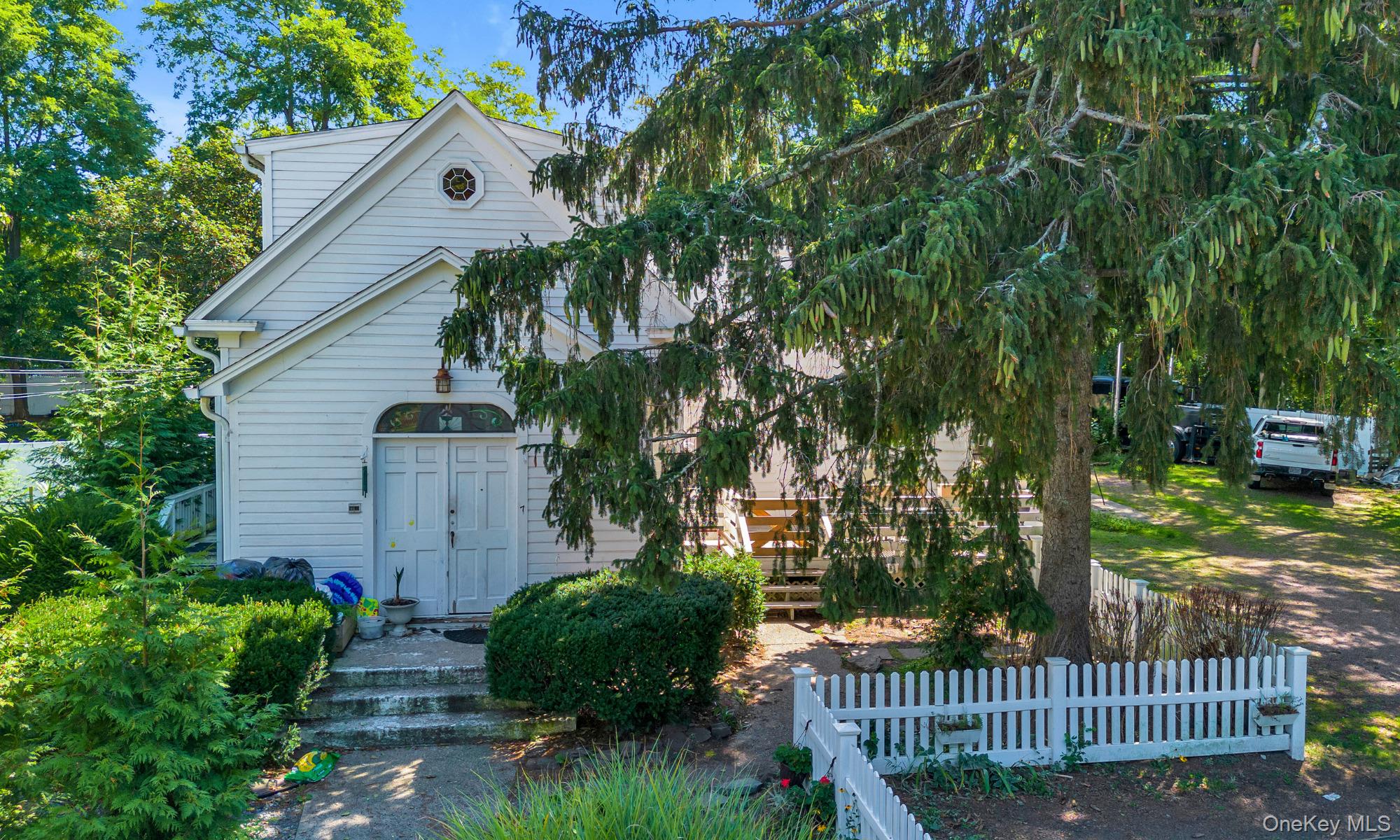 7 Canal Street Center Moriches Center Moriches, NY 11934