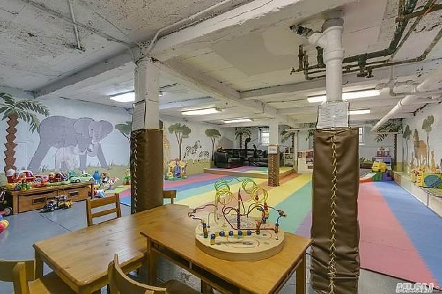 86-10 34th Avenue 225 Jackson Heights Jackson Heights, NY 11372