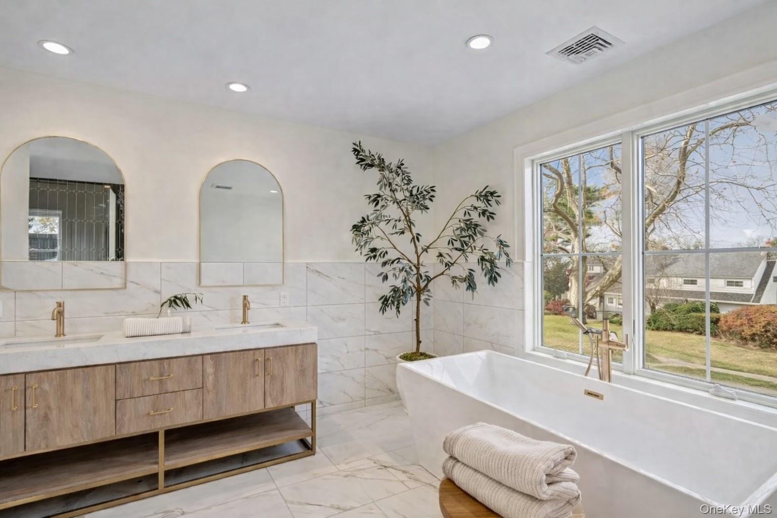 908 Maple Lane East Meadow East Meadow, NY 11554