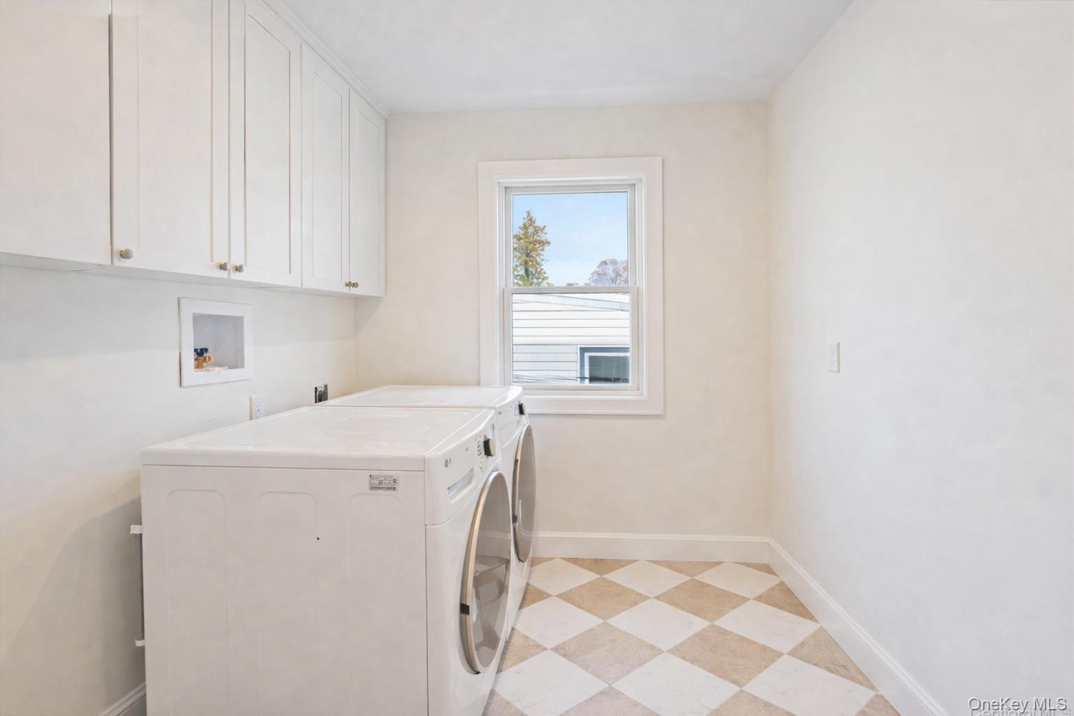 908 Maple Lane East Meadow East Meadow, NY 11554