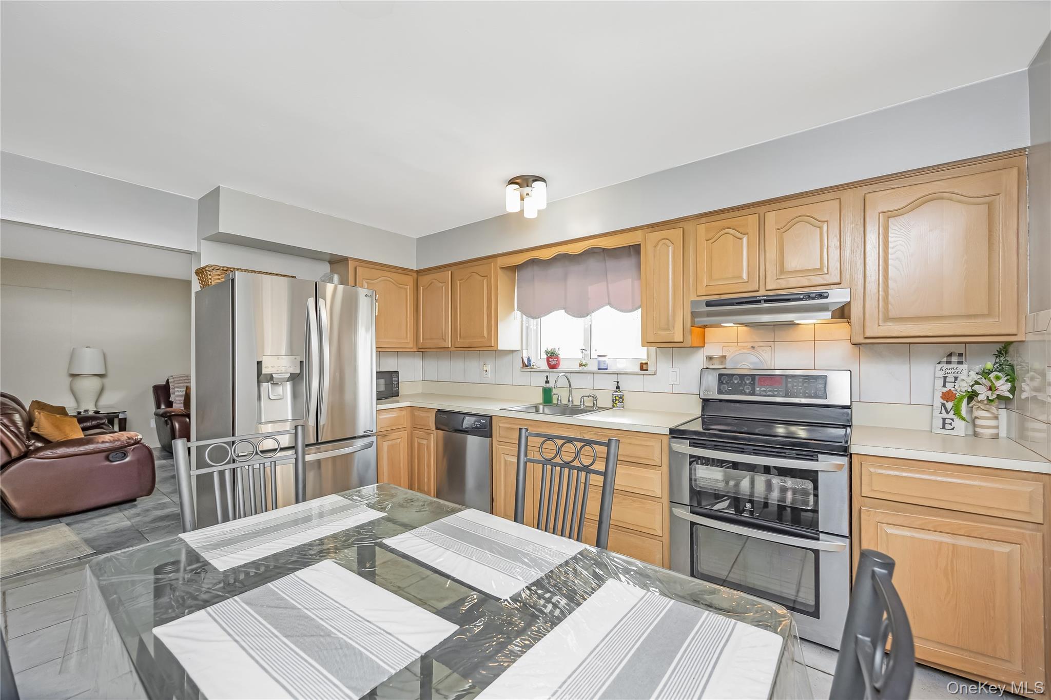 84 White Oak Street Deer Park Deer Park, NY 11729