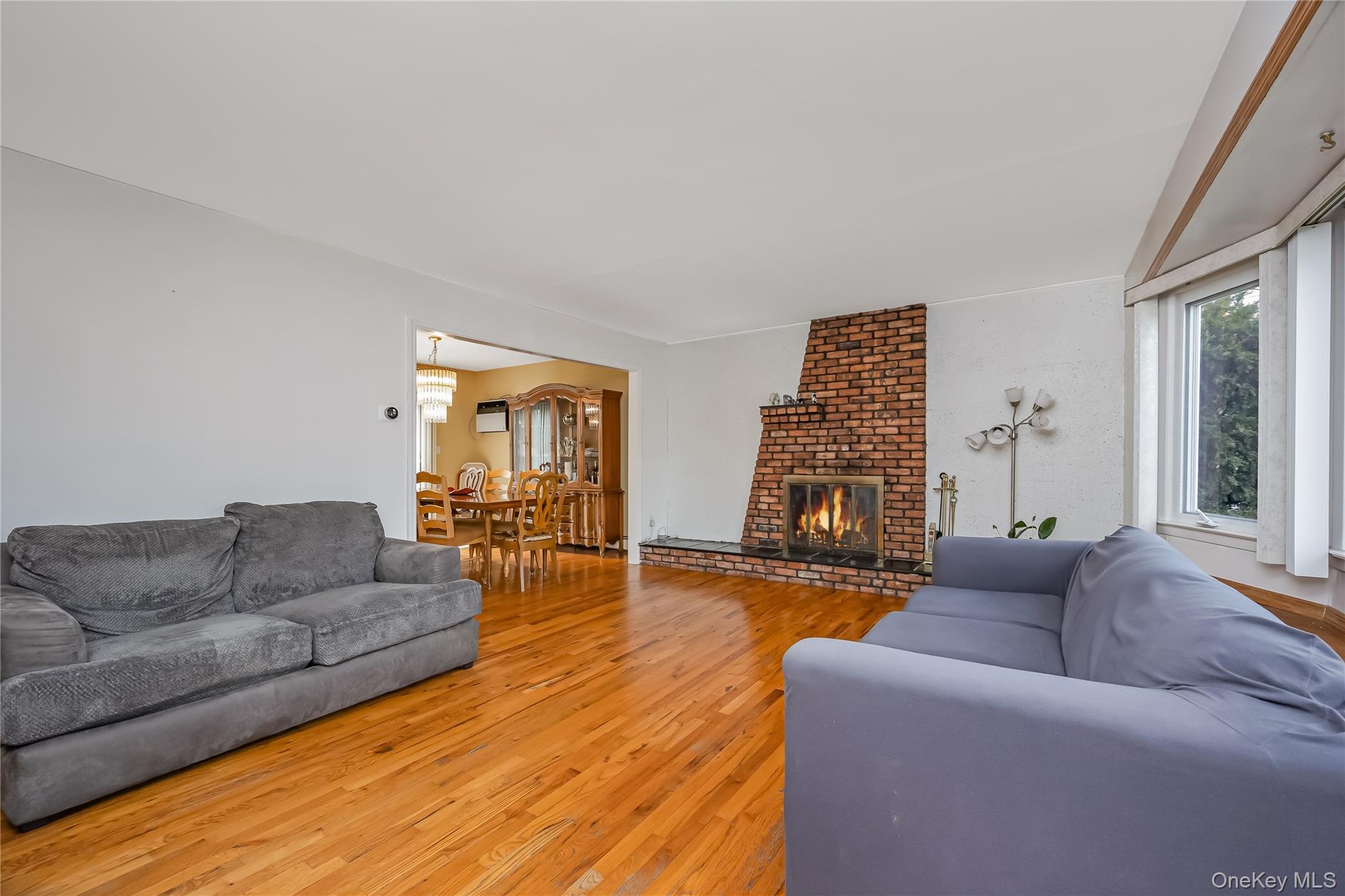 84 White Oak Street Deer Park Deer Park, NY 11729