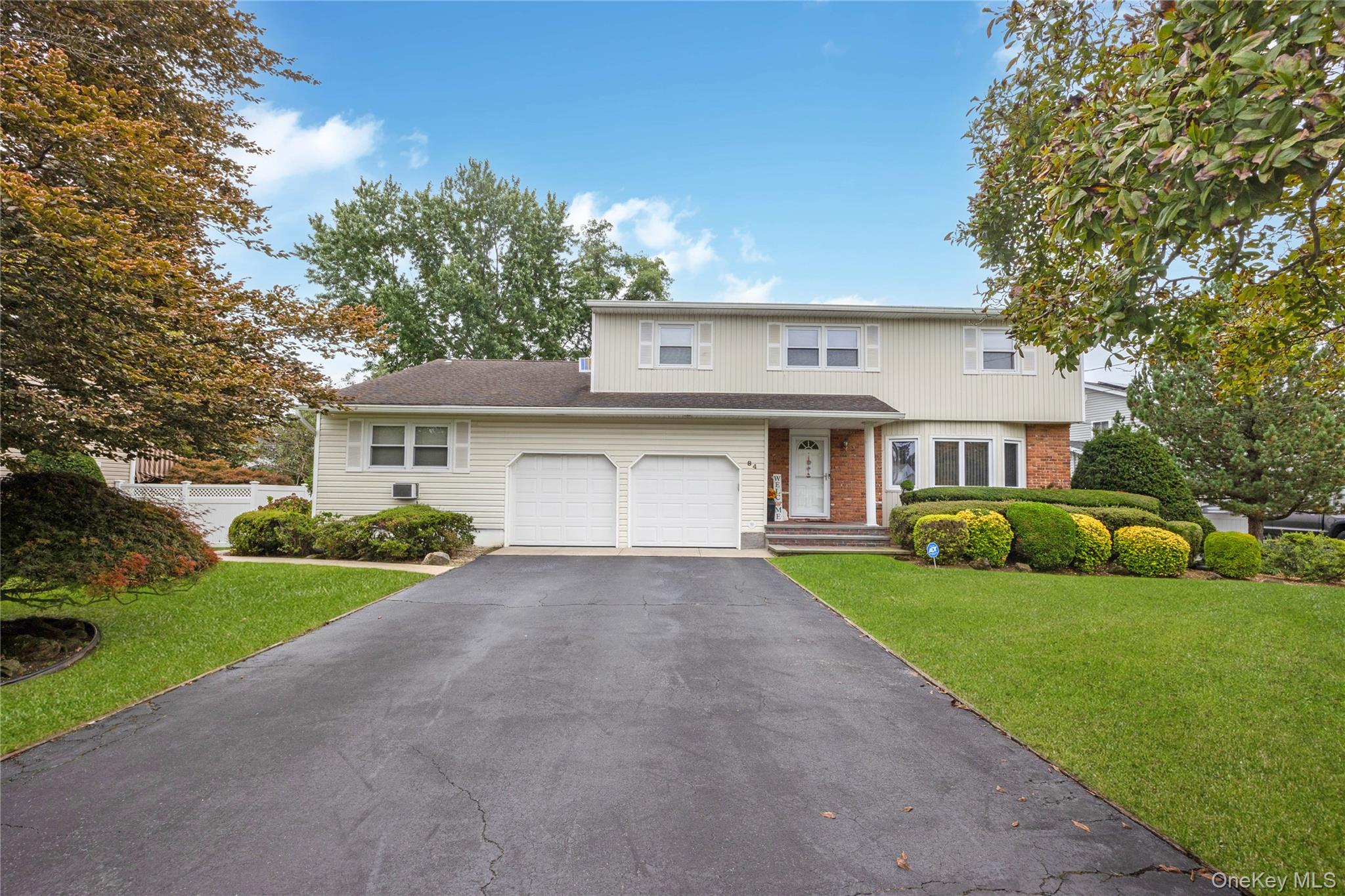 84 White Oak Street Deer Park Deer Park, NY 11729
