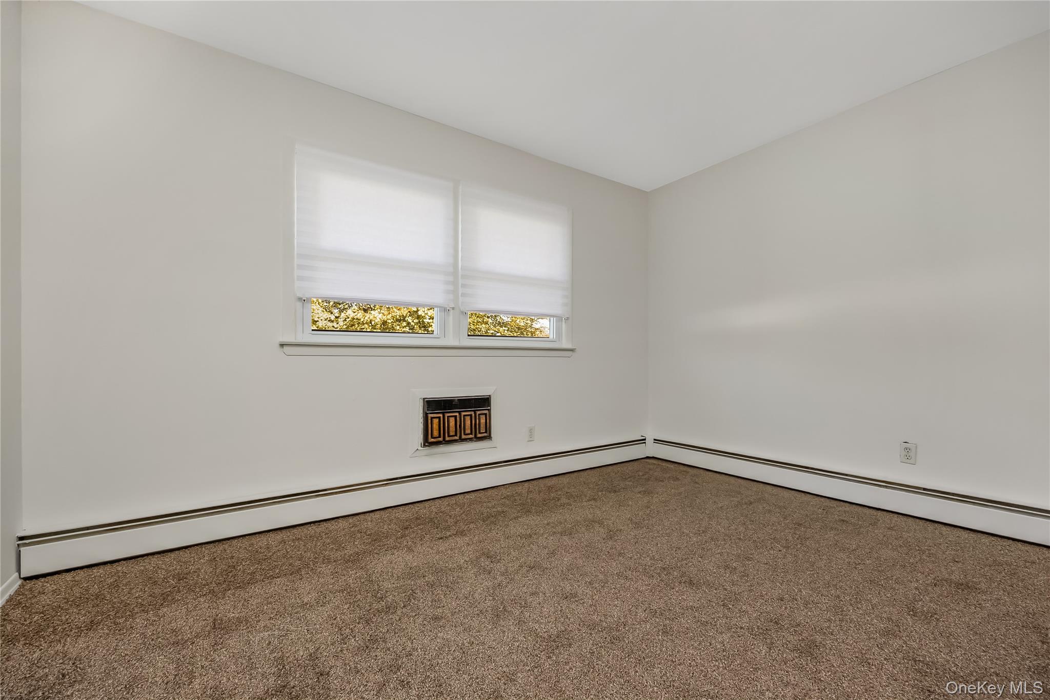 84 White Oak Street Deer Park Deer Park, NY 11729