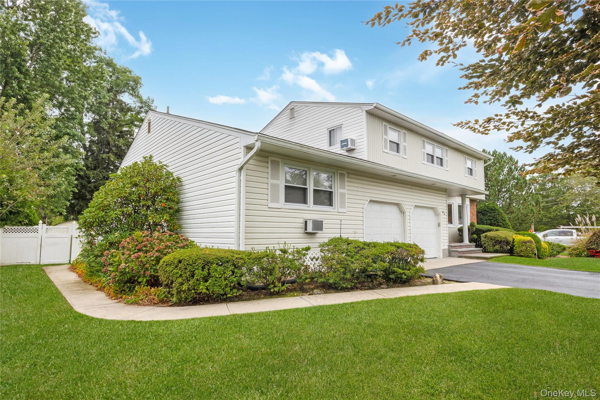 84 White Oak Street Deer Park Deer Park, NY 11729