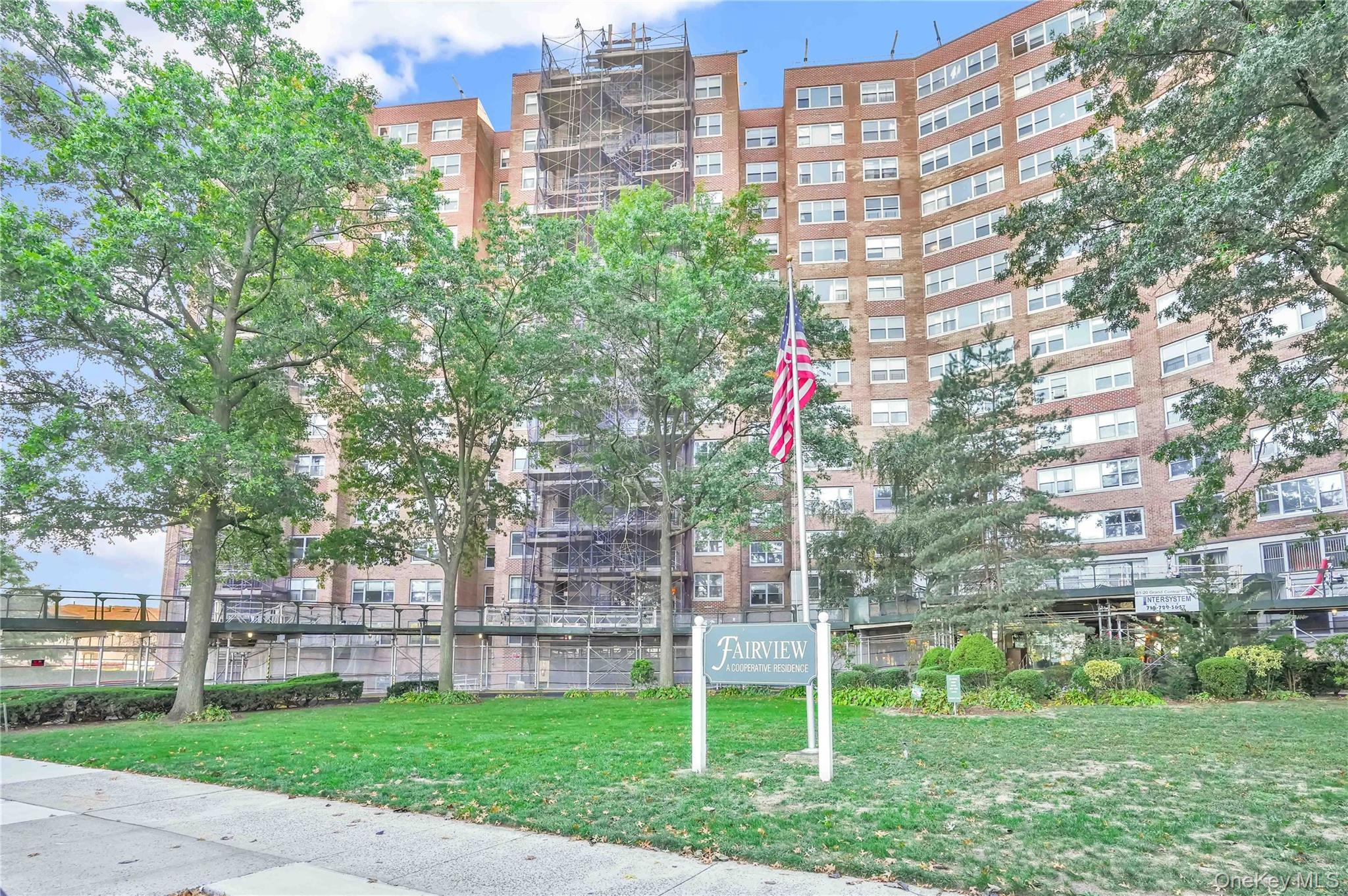 6120 Grand Central Parkway, Apt B605, Forest Hills, NY 11375