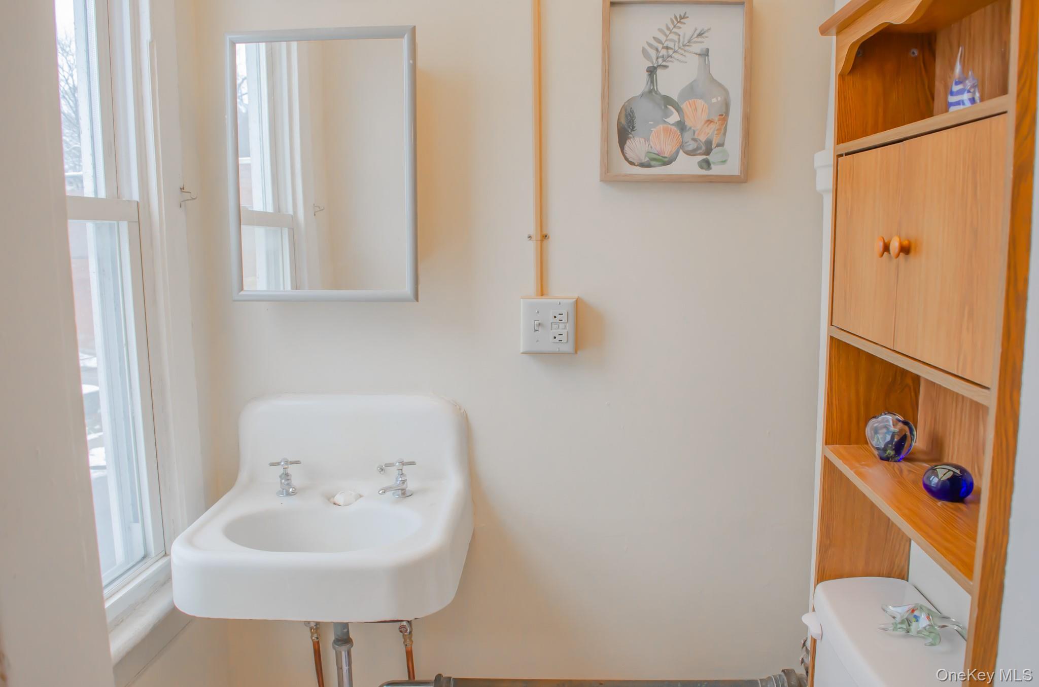 49 Gill Street Out of NYC Kingston, NY 12401