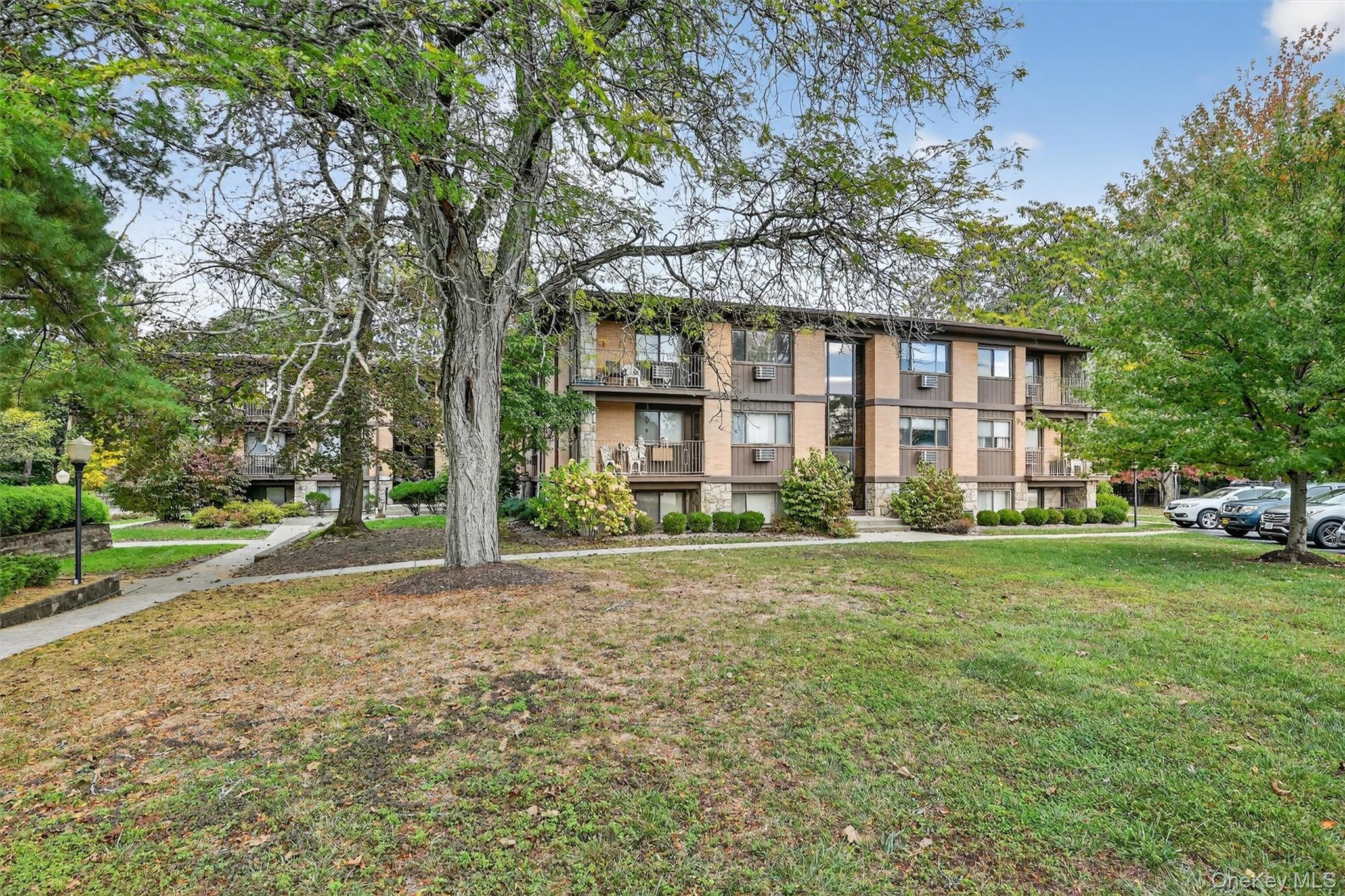 10 Oakwood Terrace 38 Out of NYC New Windsor, NY 12553