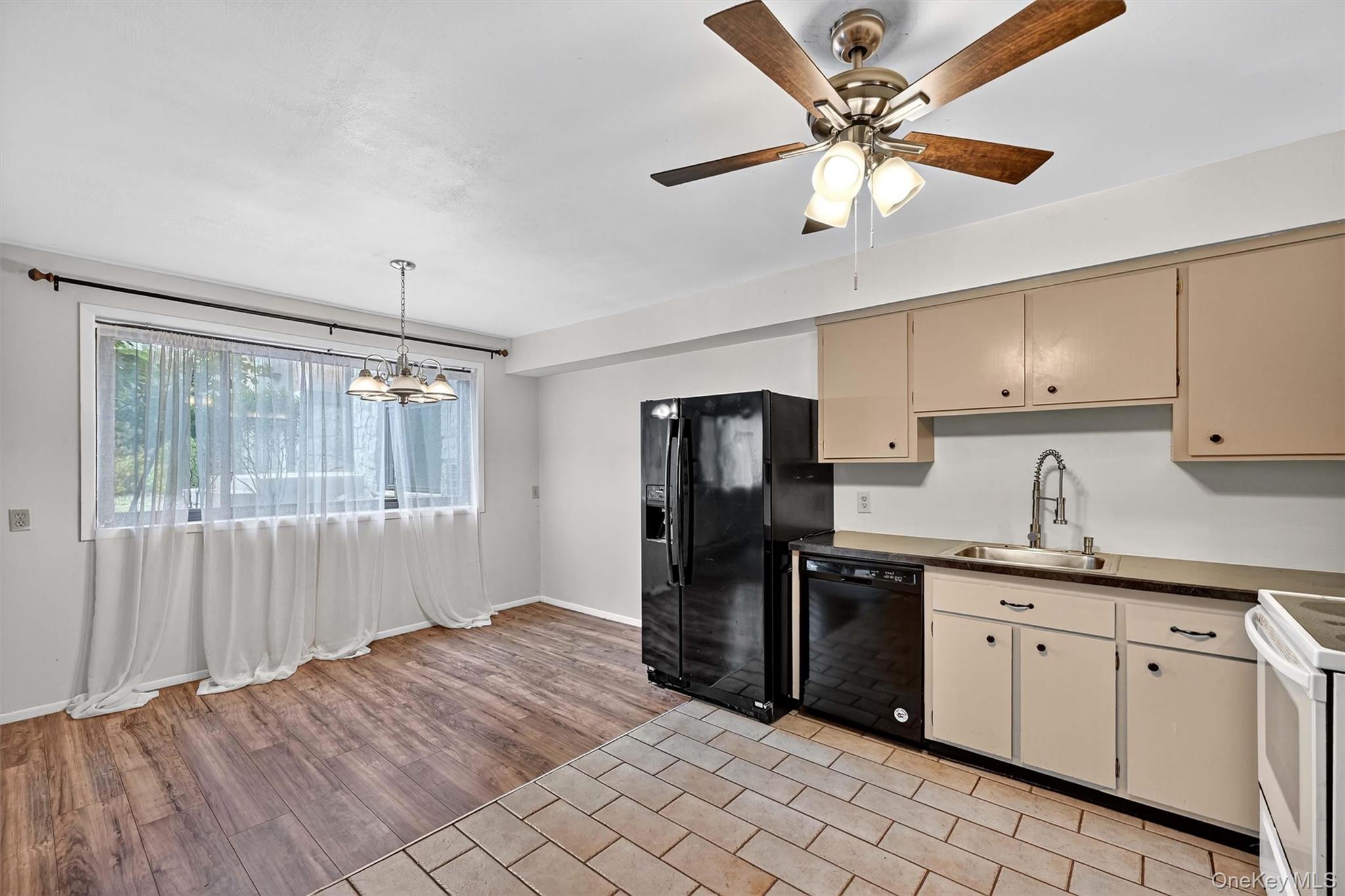 10 Oakwood Terrace 38 Out of NYC New Windsor, NY 12553