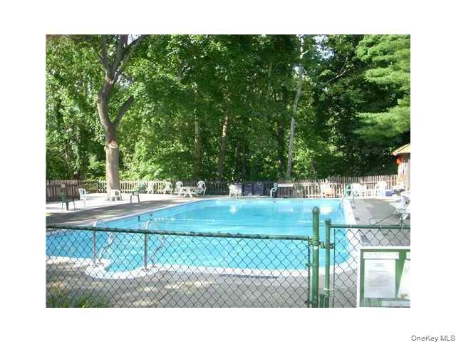 10 Oakwood Terrace 38 Out of NYC New Windsor, NY 12553