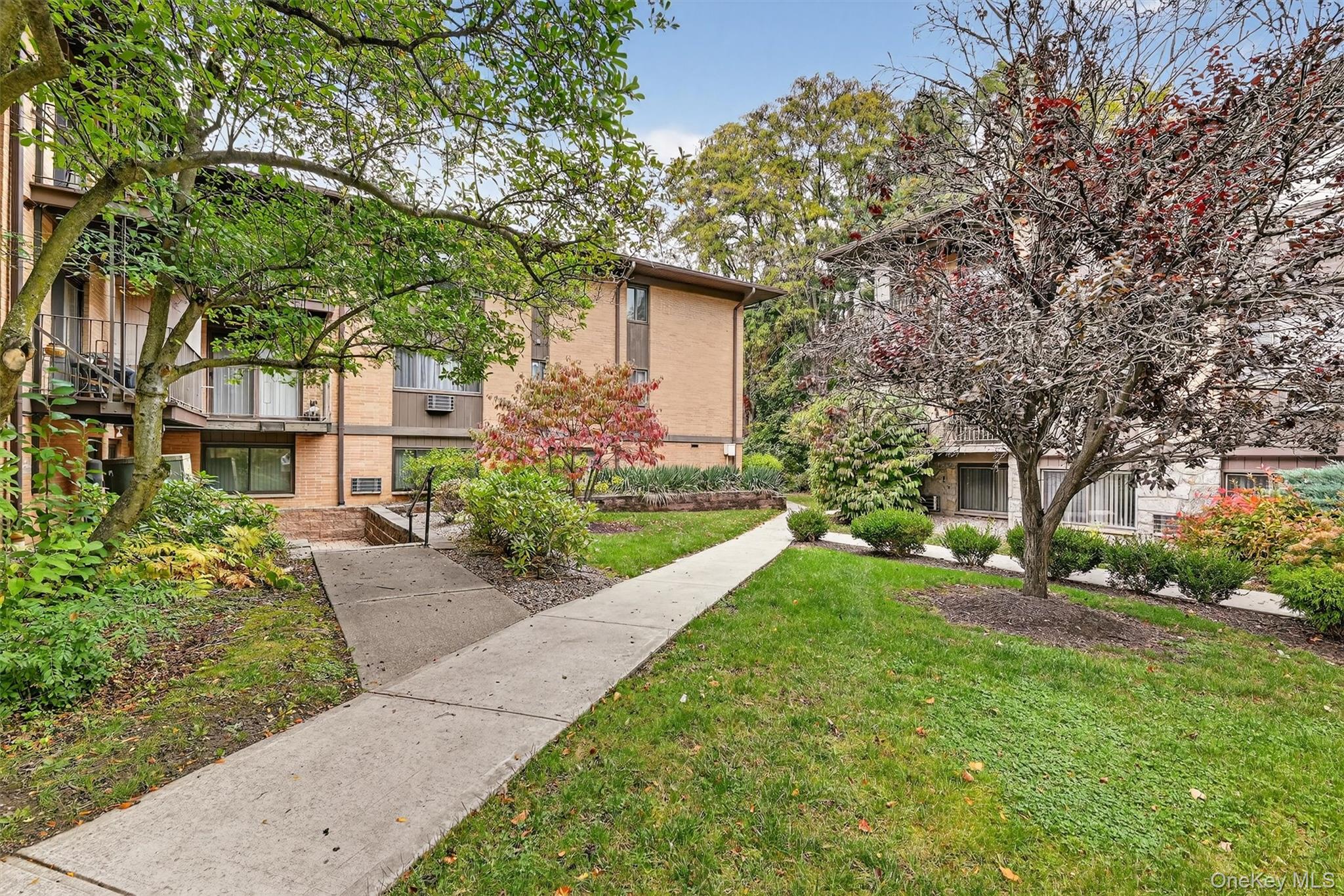 10 Oakwood Terrace 38 Out of NYC New Windsor, NY 12553