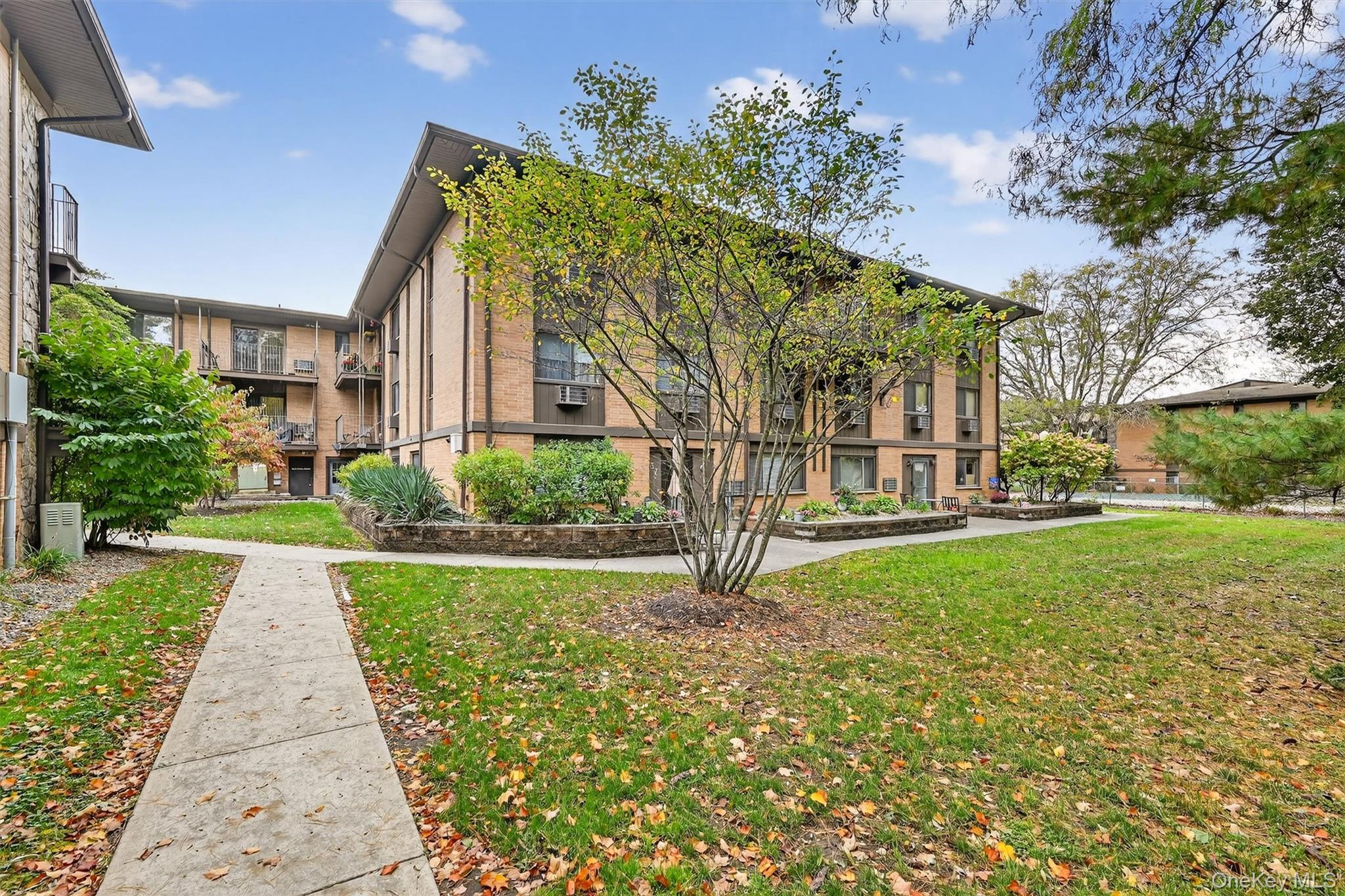 10 Oakwood Terrace 38 Out of NYC New Windsor, NY 12553