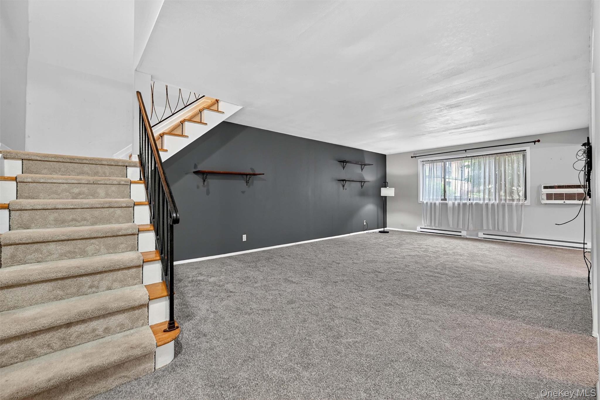 10 Oakwood Terrace 38 Out of NYC New Windsor, NY 12553