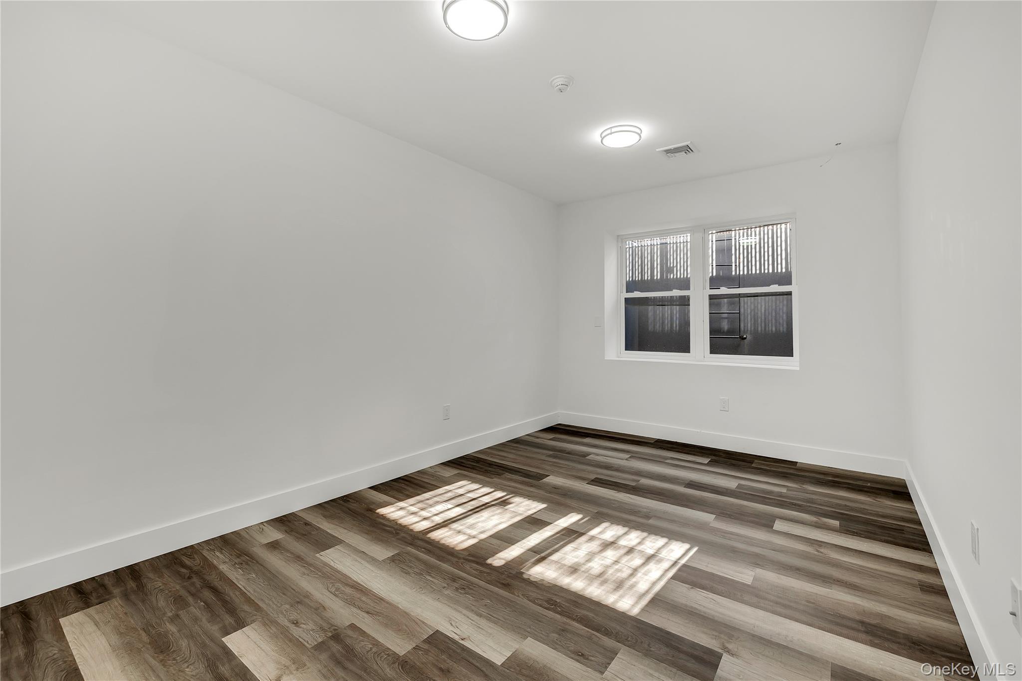 533 Greenwich Street Lower Level Hempstead Hempstead NY 11550