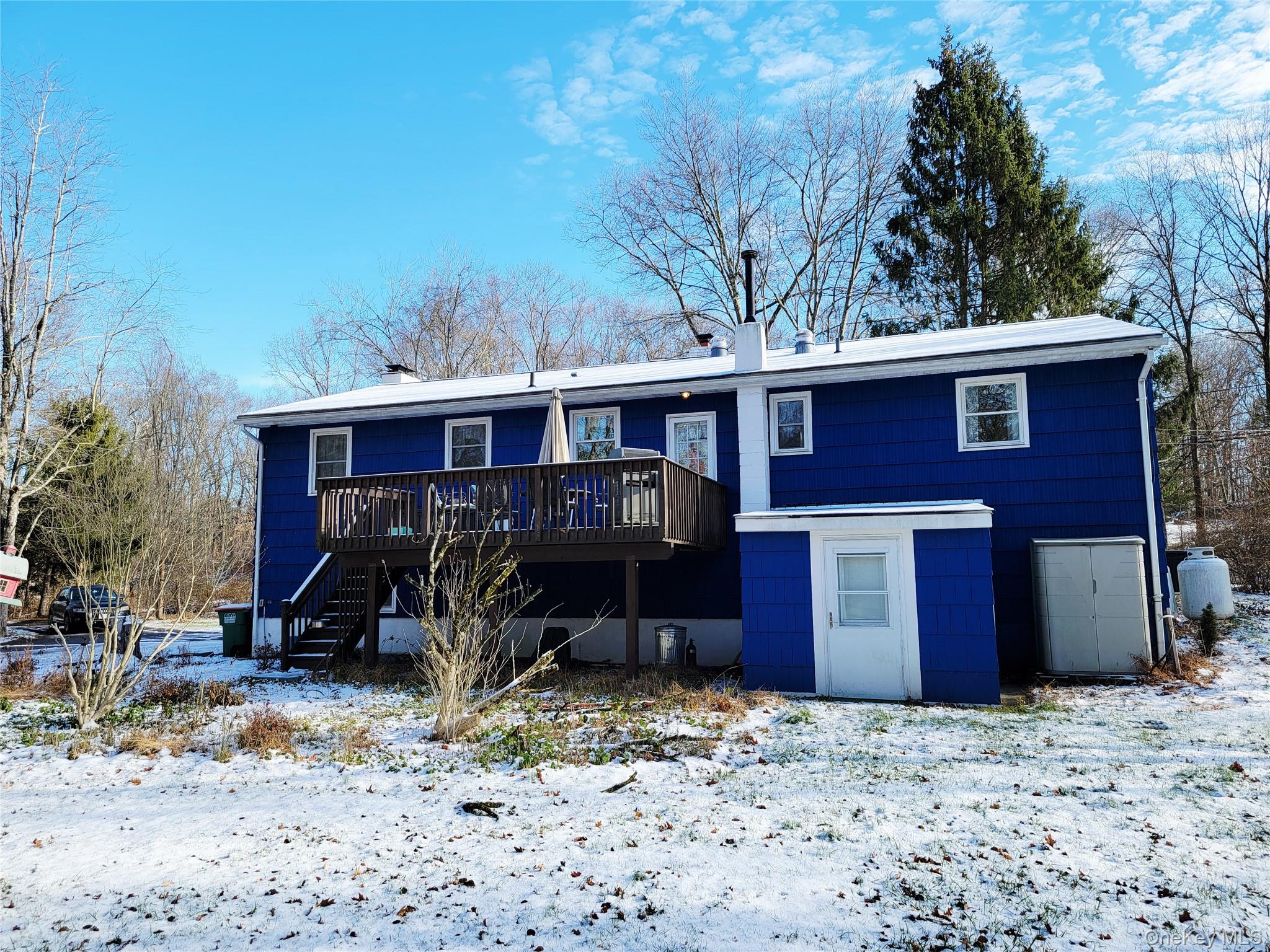 107 Oscawana Lake Road Out of NYC Putnam Valley, NY 10579