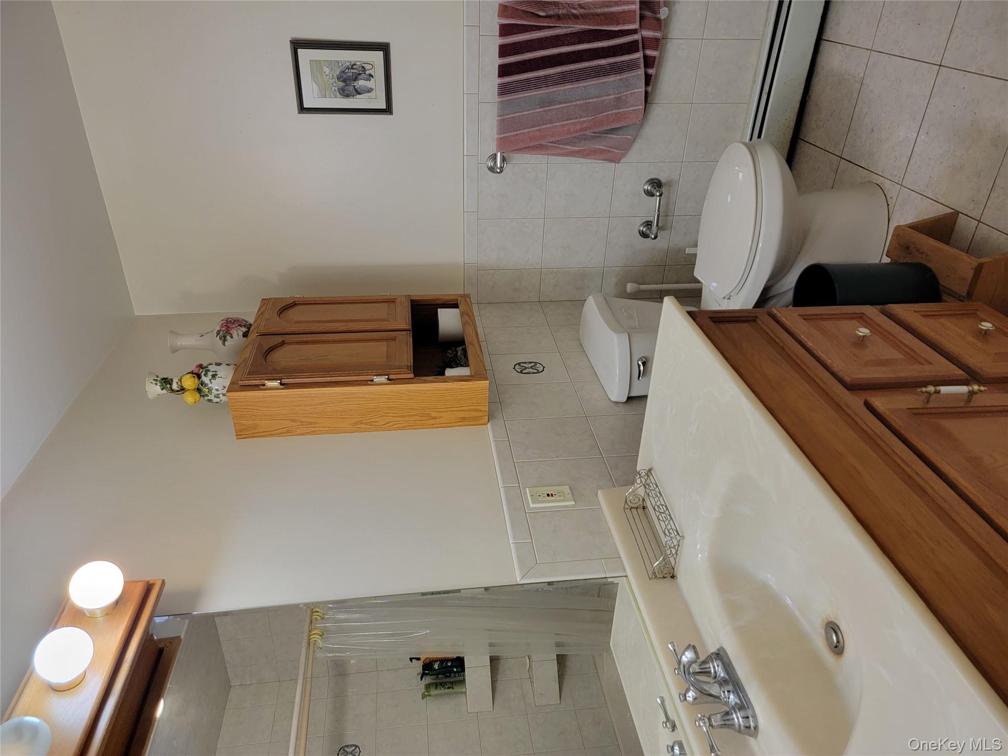 107 Oscawana Lake Road Out of NYC Putnam Valley, NY 10579