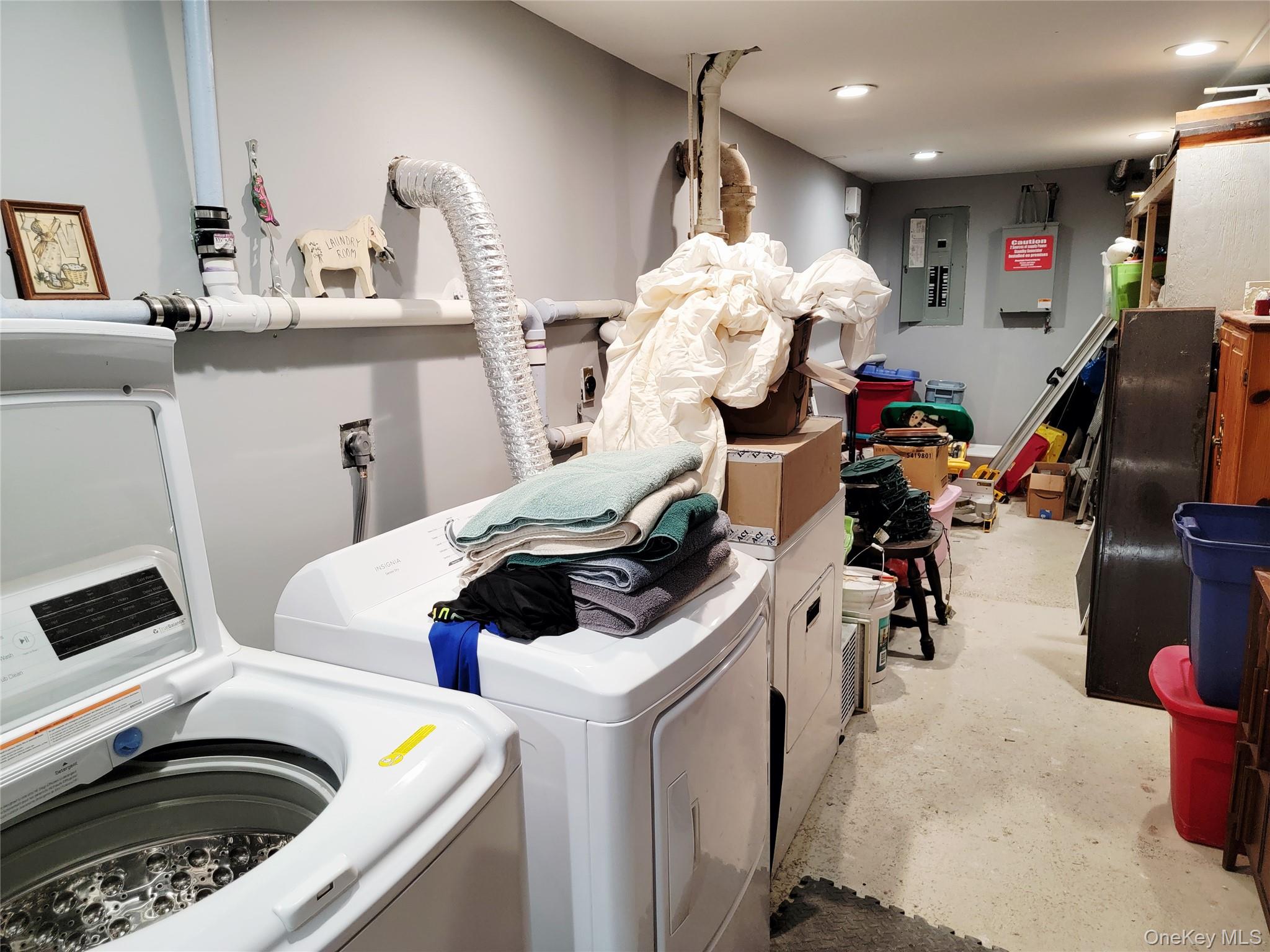 107 Oscawana Lake Road Out of NYC Putnam Valley, NY 10579