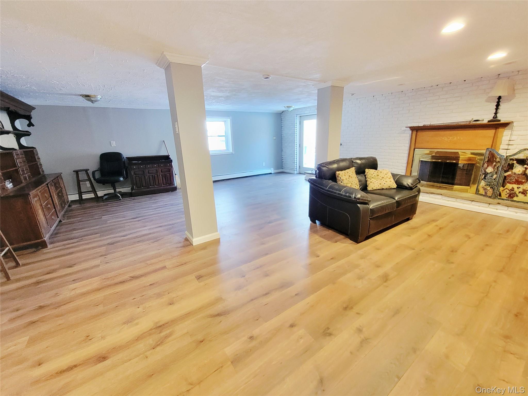 107 Oscawana Lake Road Out of NYC Putnam Valley, NY 10579