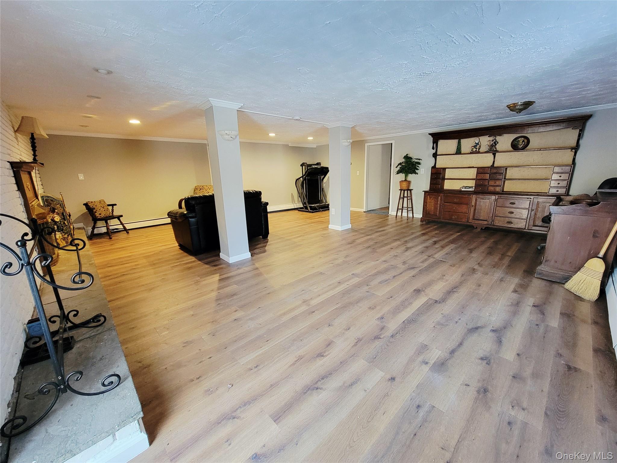 107 Oscawana Lake Road Out of NYC Putnam Valley, NY 10579