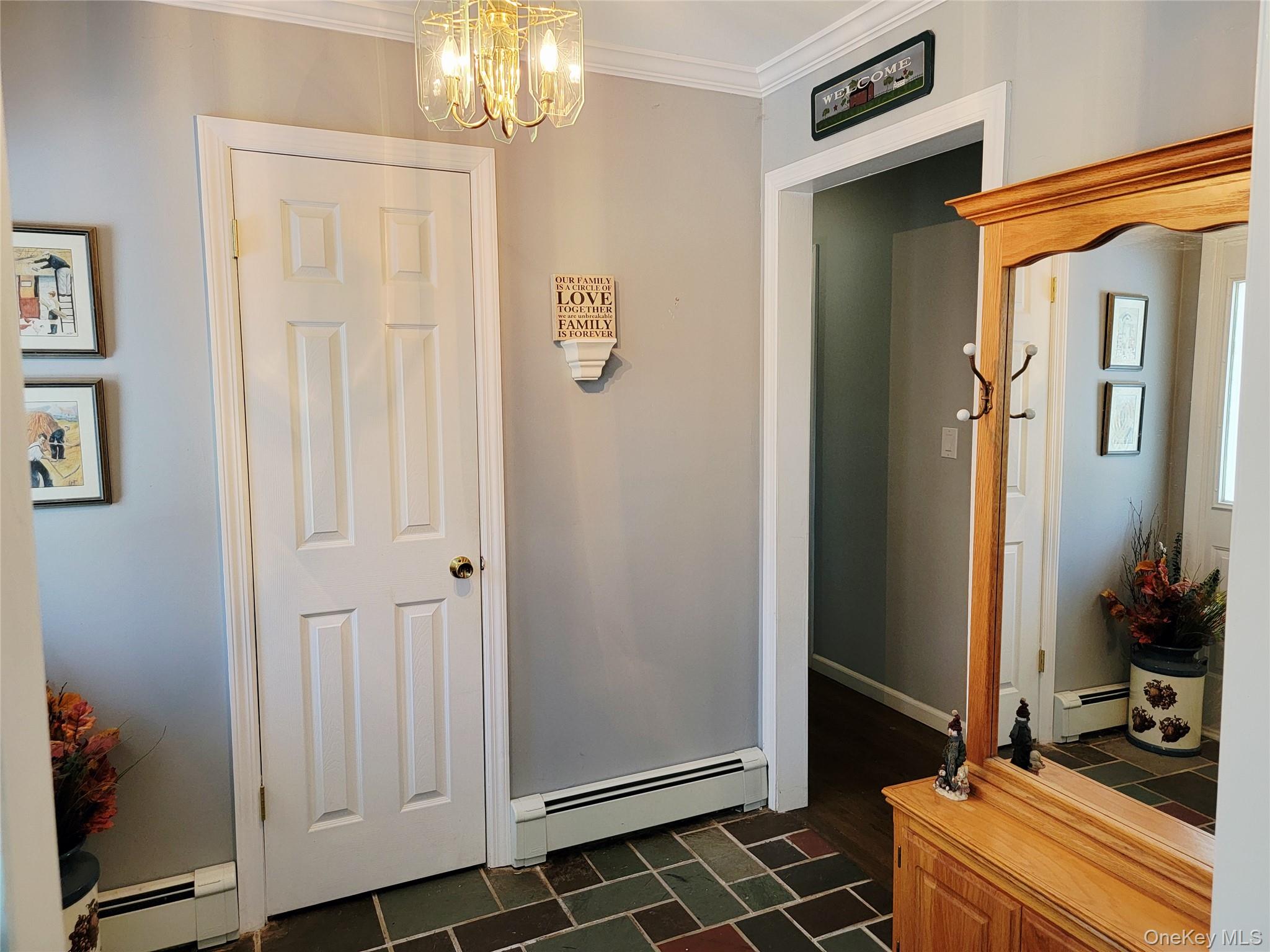 107 Oscawana Lake Road Out of NYC Putnam Valley, NY 10579