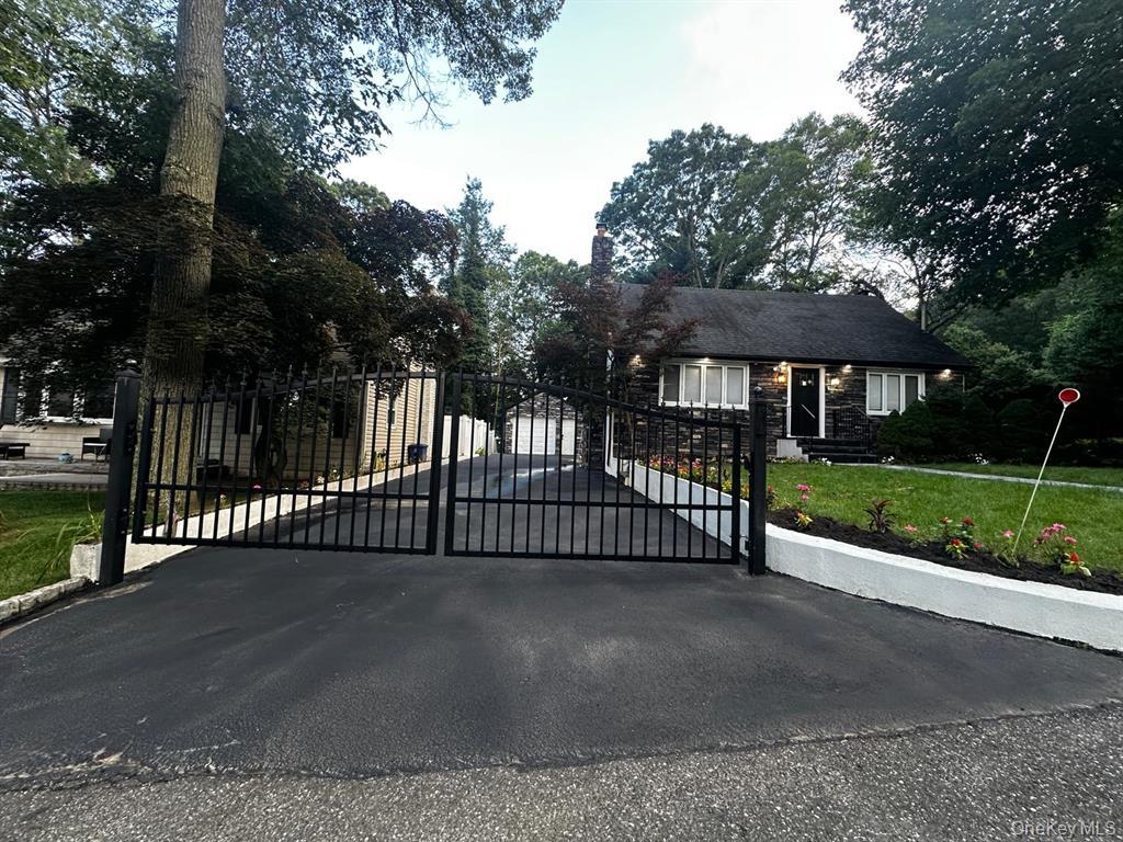 18 Davis Street Melville Melville, NY 11747