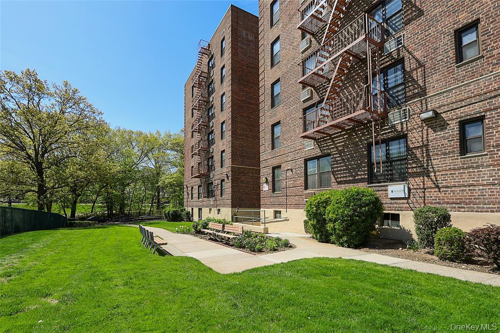 224-24 Union Turnpike 6-G Oakland Gardens Oakland Gardens, NY 11364