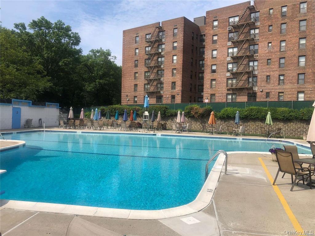 224-24 Union Turnpike 6-G Oakland Gardens Oakland Gardens, NY 11364